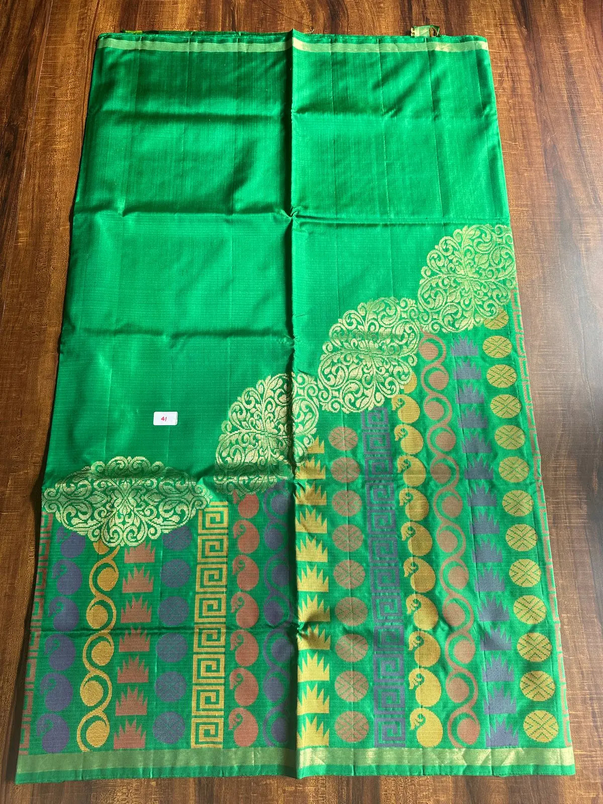 DARK SPRING GREEN PURE SOFT SILK SAREE - Queens Jewel Emporium