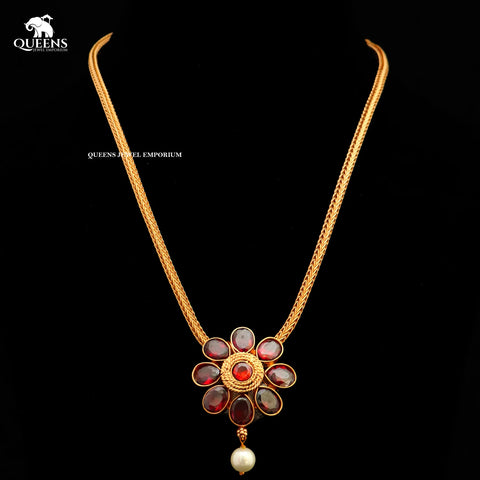 MALINI FLORAL NECKLACE