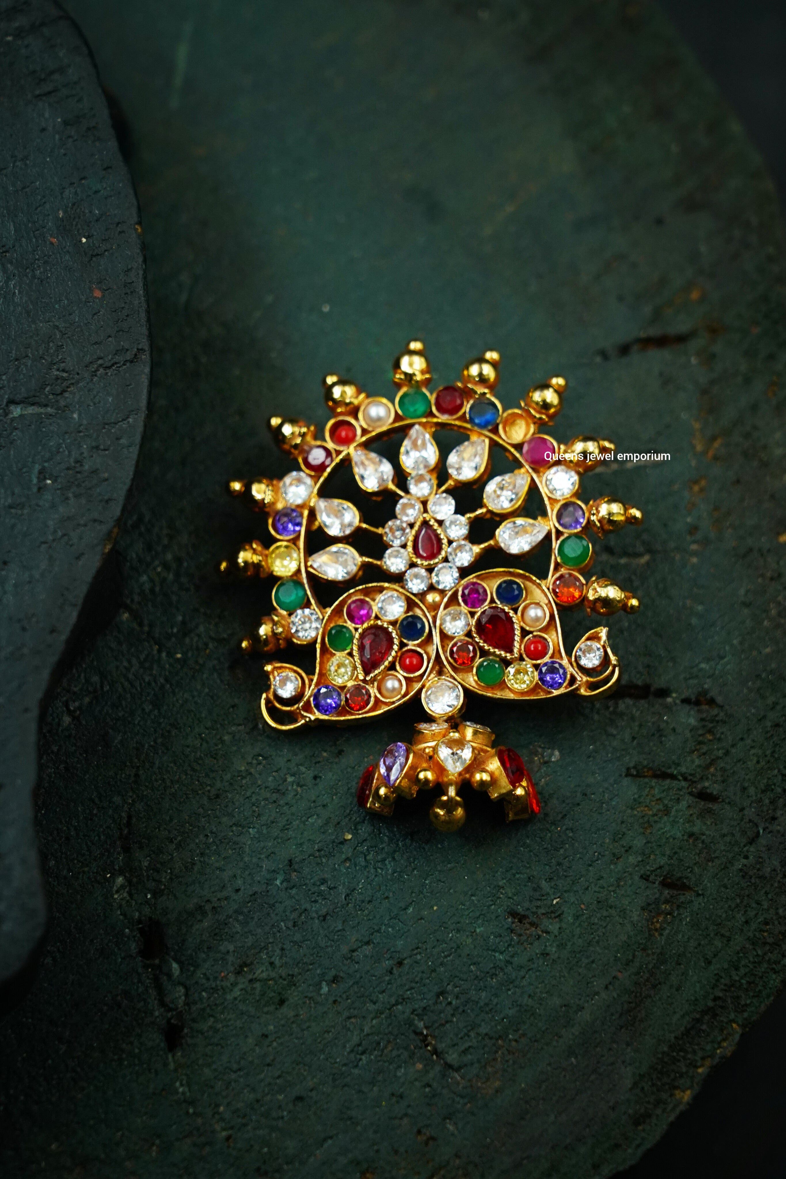 Swarna Navaratna Pendant
