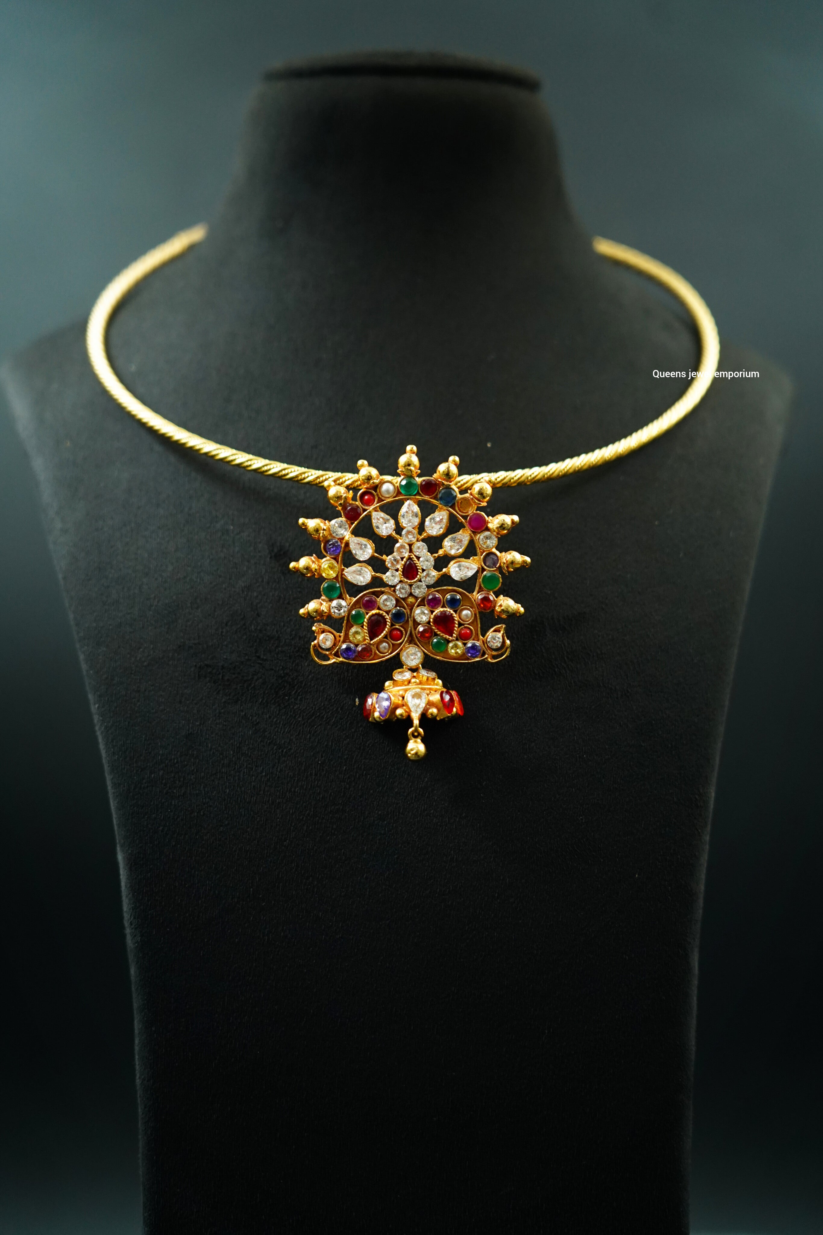 Swarna Navaratna Pendant
