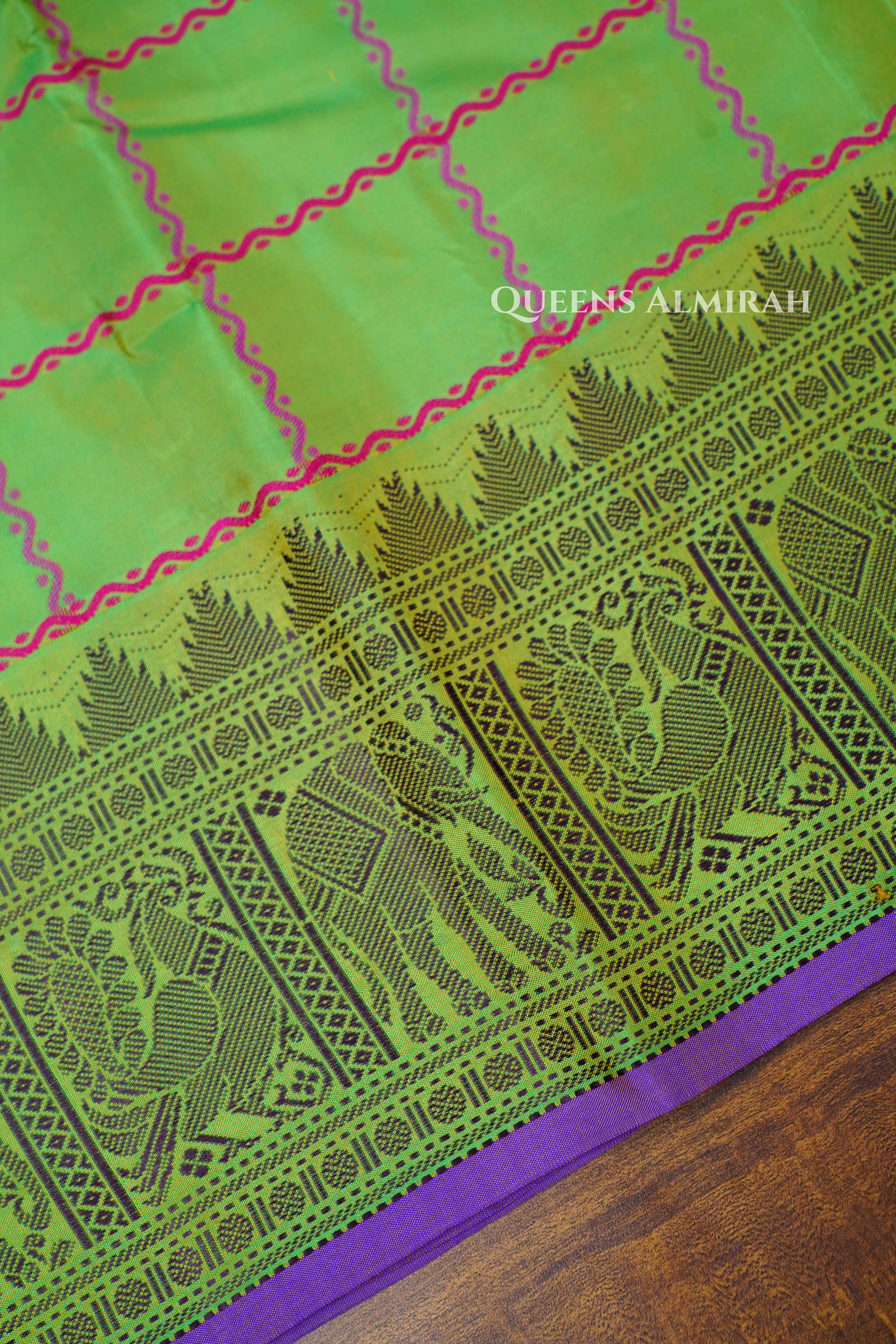 Parrot Green Pure Kanchivaram Silk Saree . QUEENS ALMIRAH