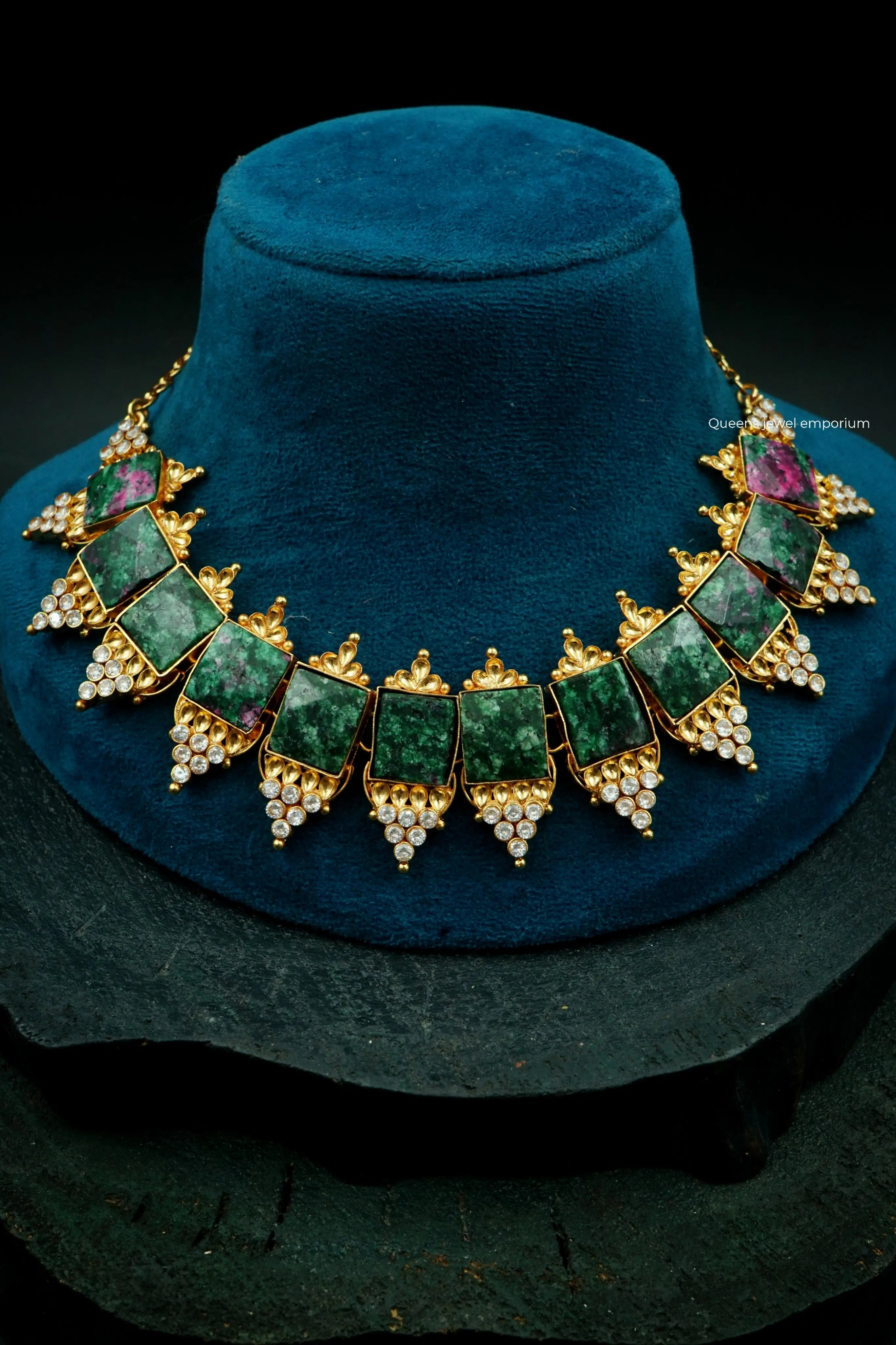 YAAZHINI LOOK - Queens Jewel Emporium