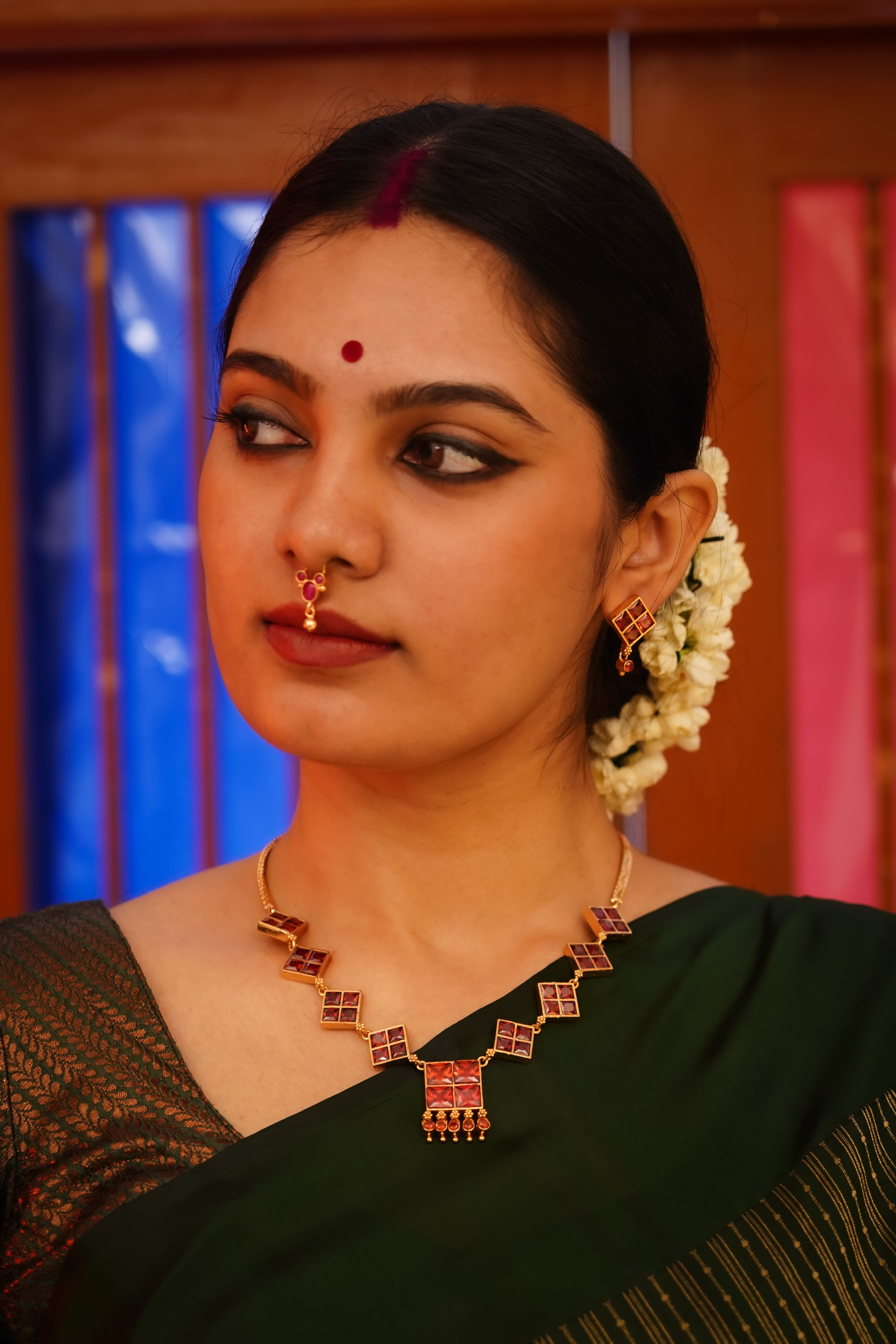 Madhuram Thean koodu Necklace - Garnet