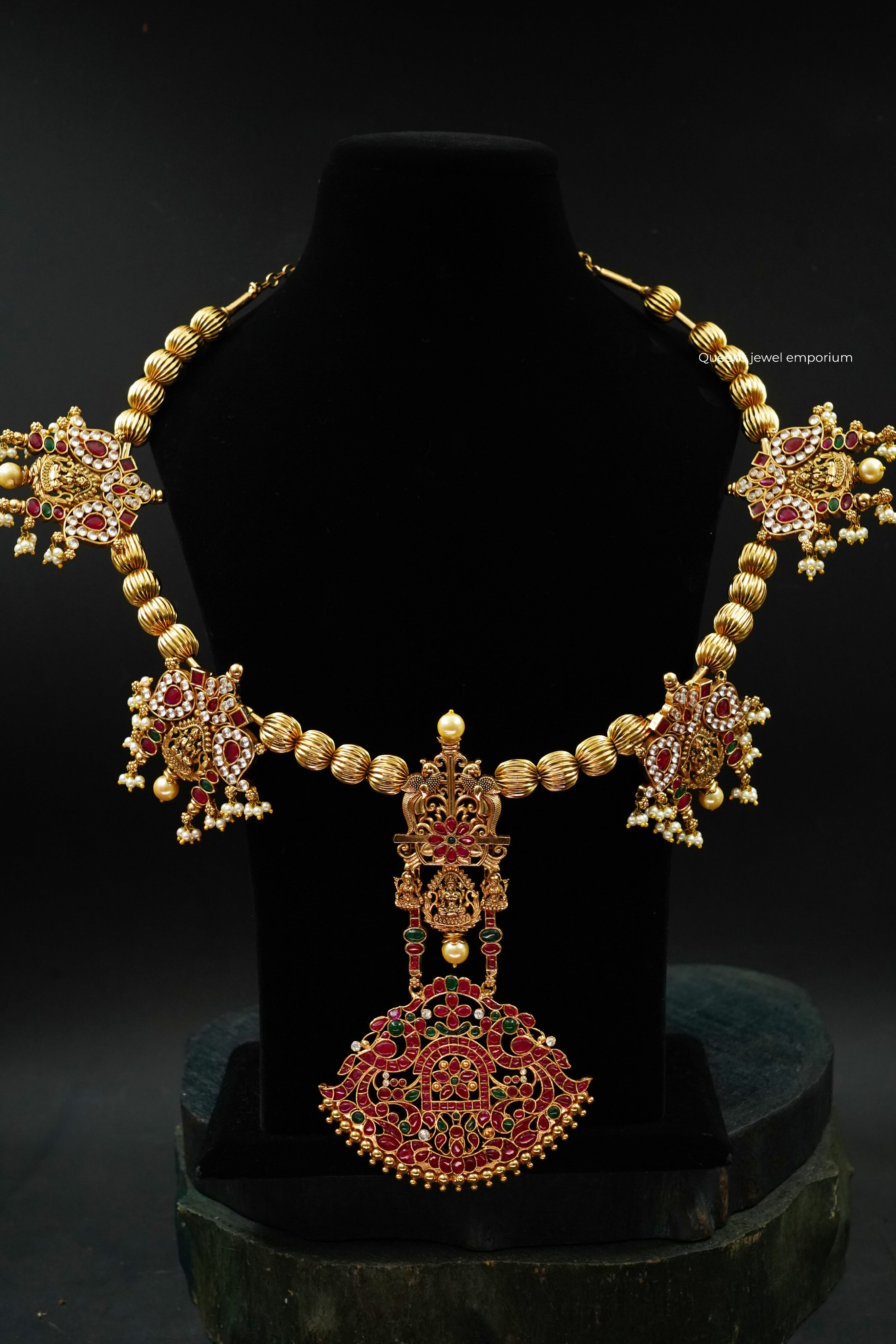 Neelambari Nagas Hasli