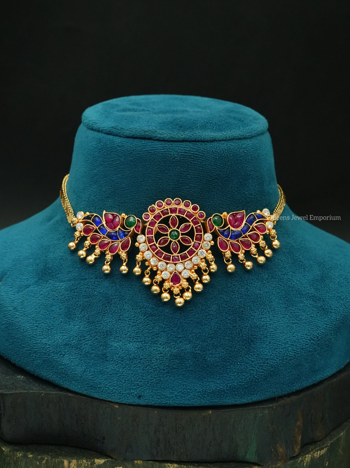 Ratnamayuri Choker