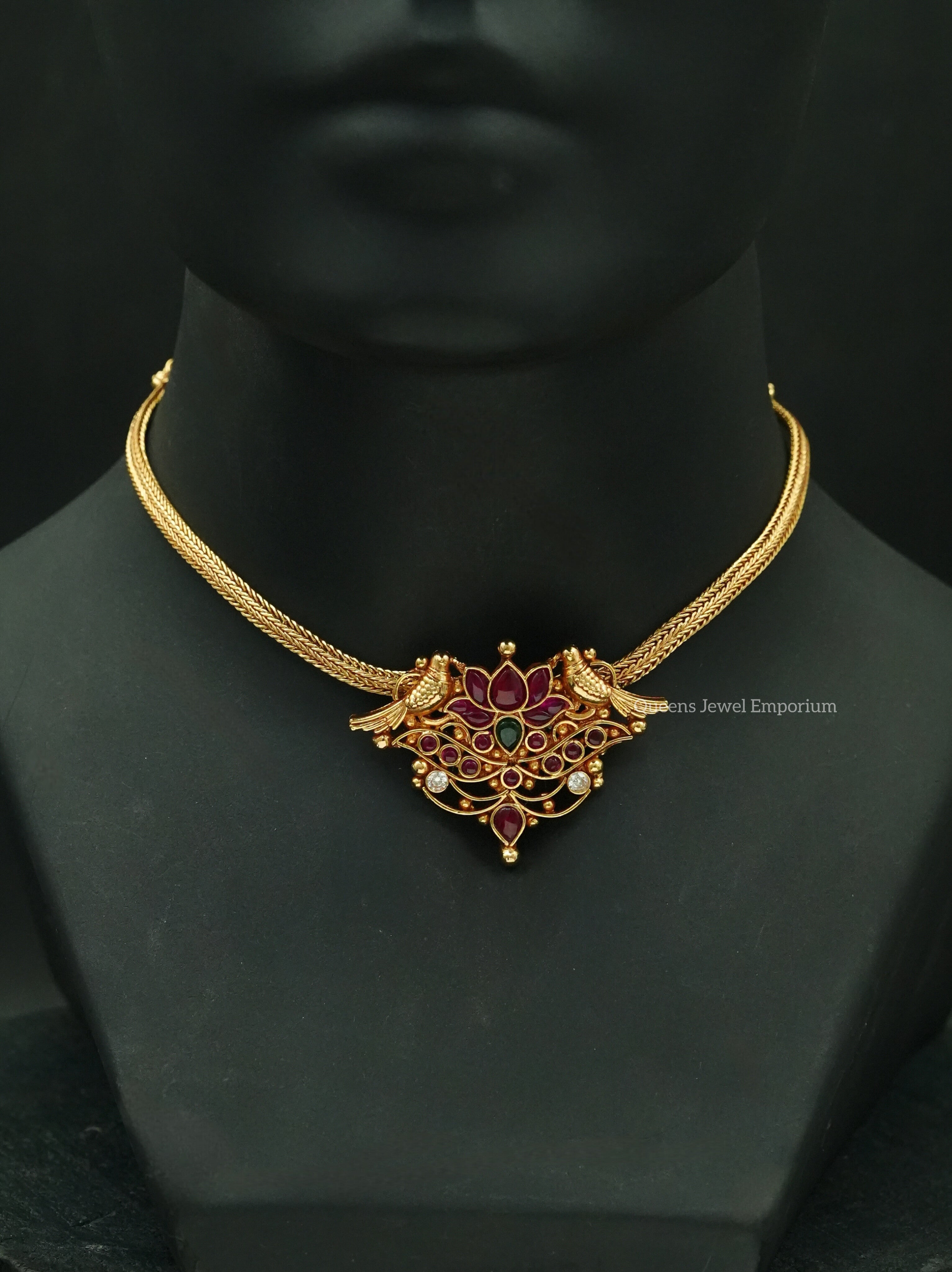Aura Lotus Choker