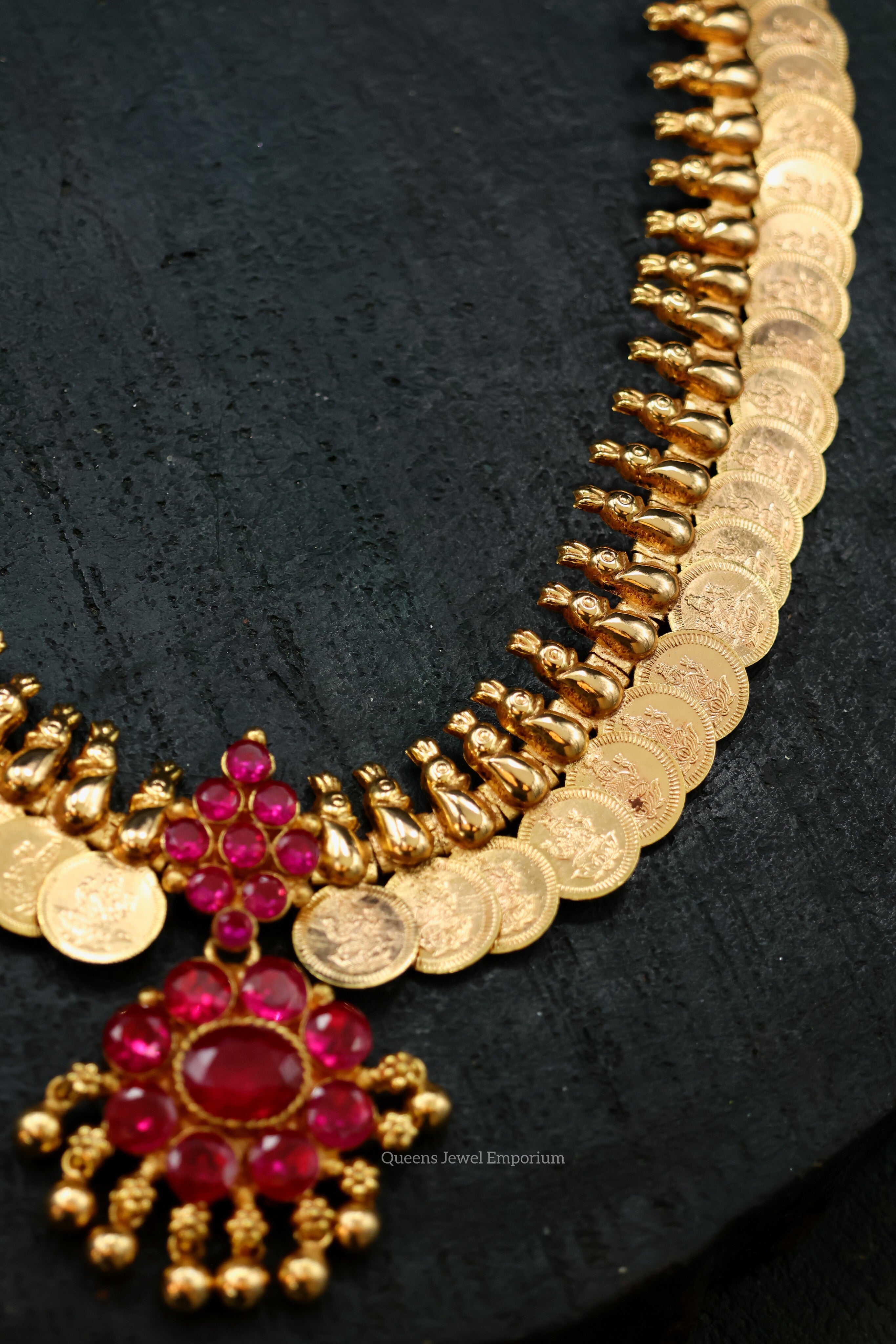 Anandhi Kasu Necklace