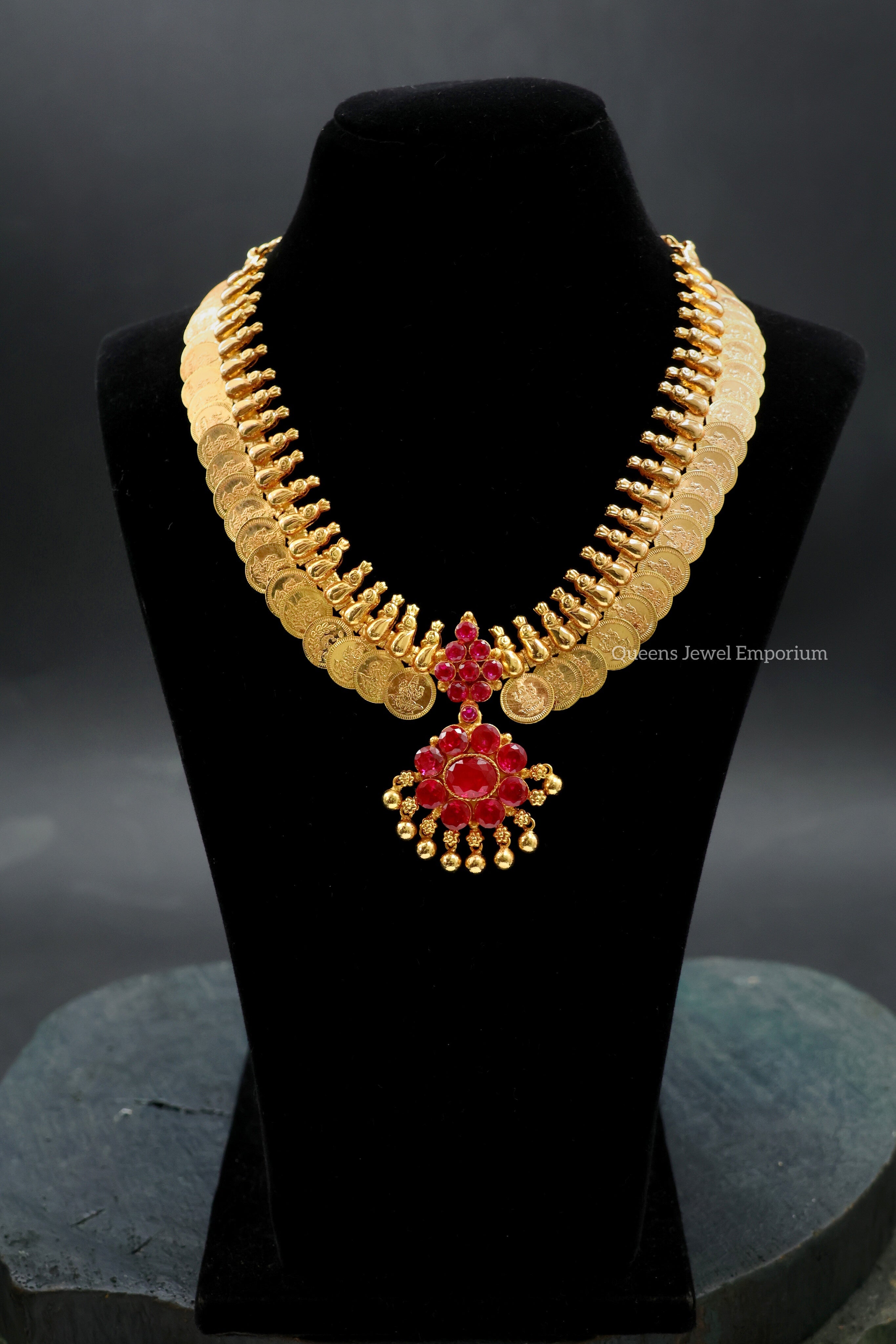 Anandhi Kasu Necklace