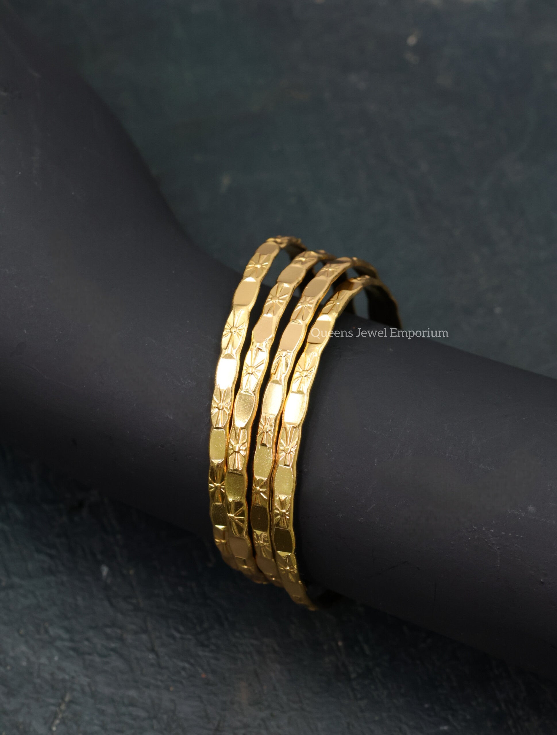 Swathi Thattu Bangles