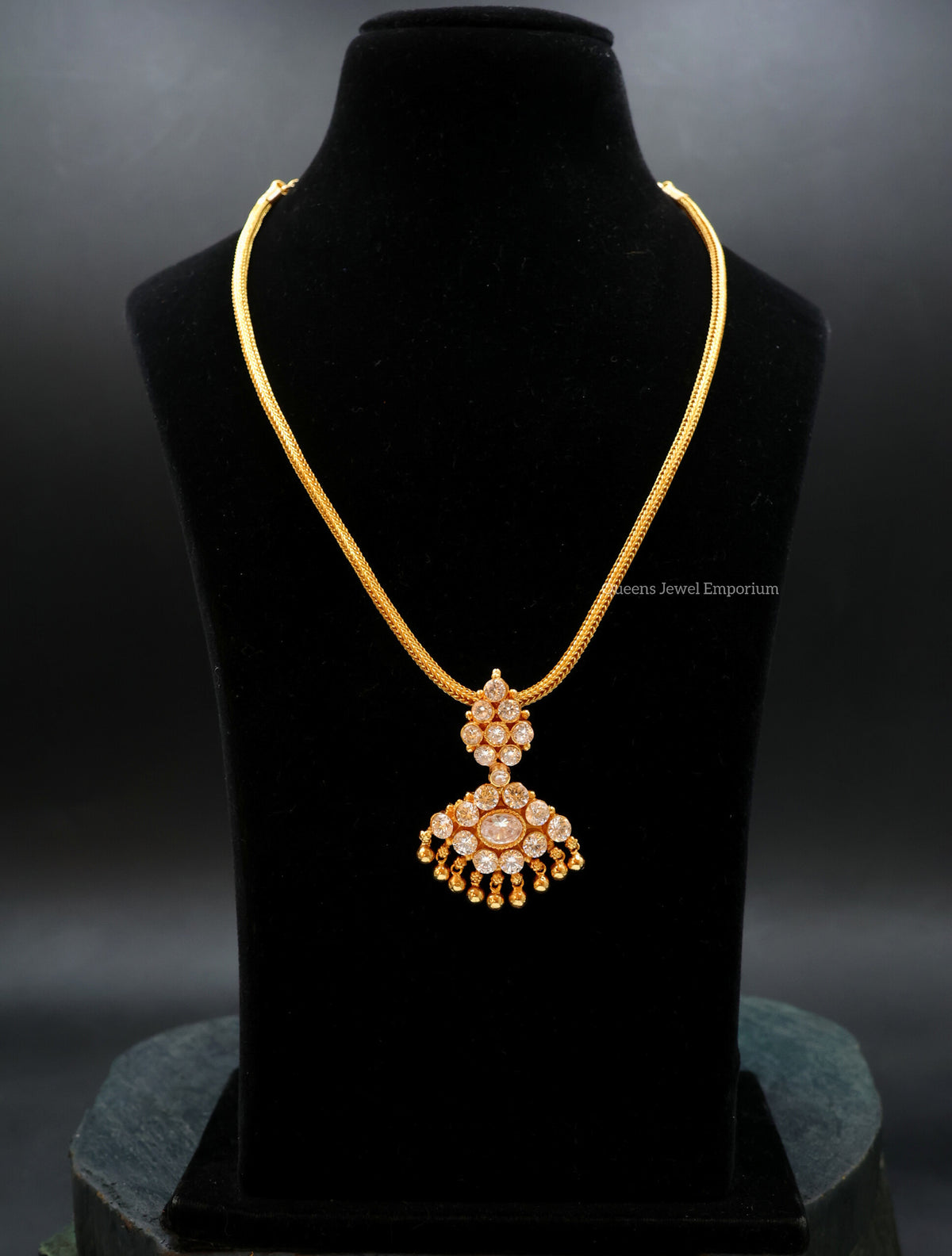 Suganthi Pathakam - White