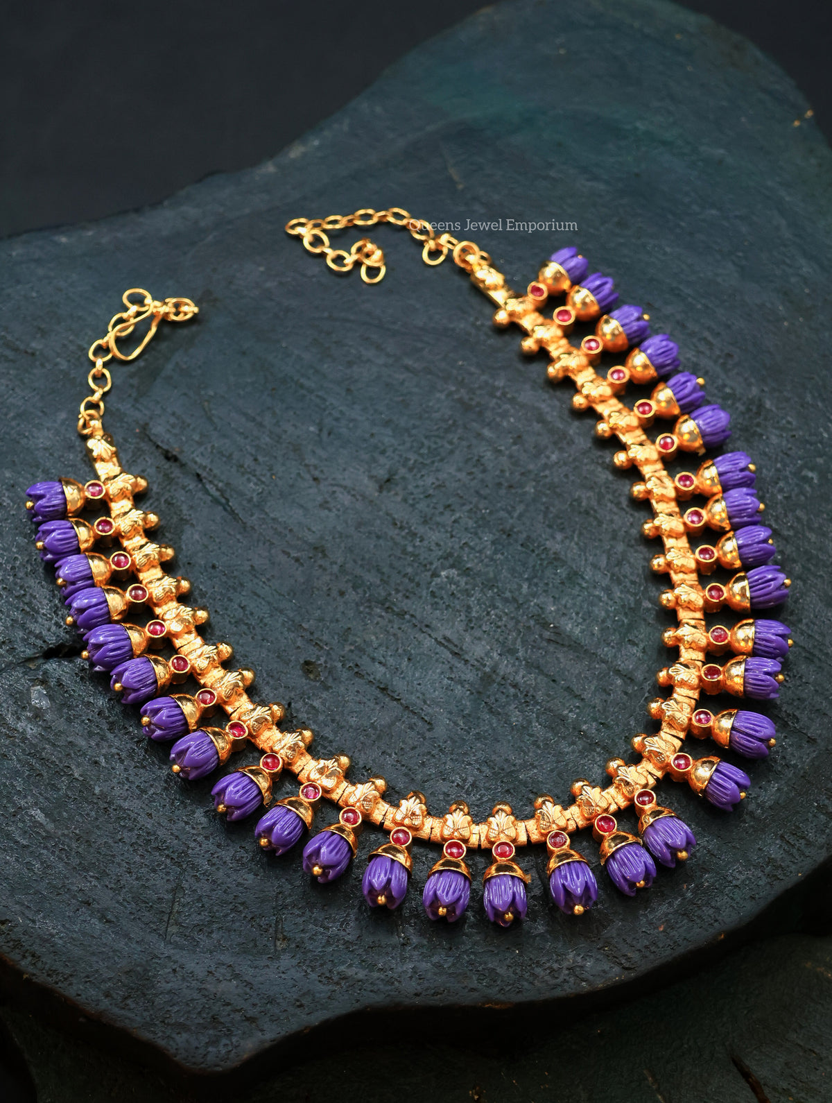 Pavalamalli Necklace - Violet