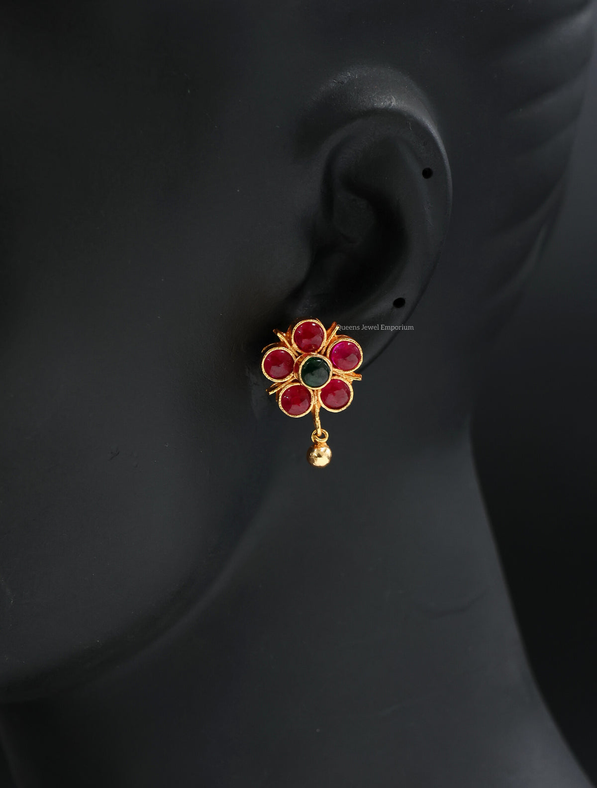 Kasthuri Studs