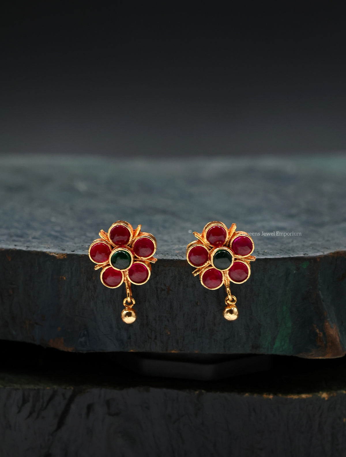 Kasthuri Studs