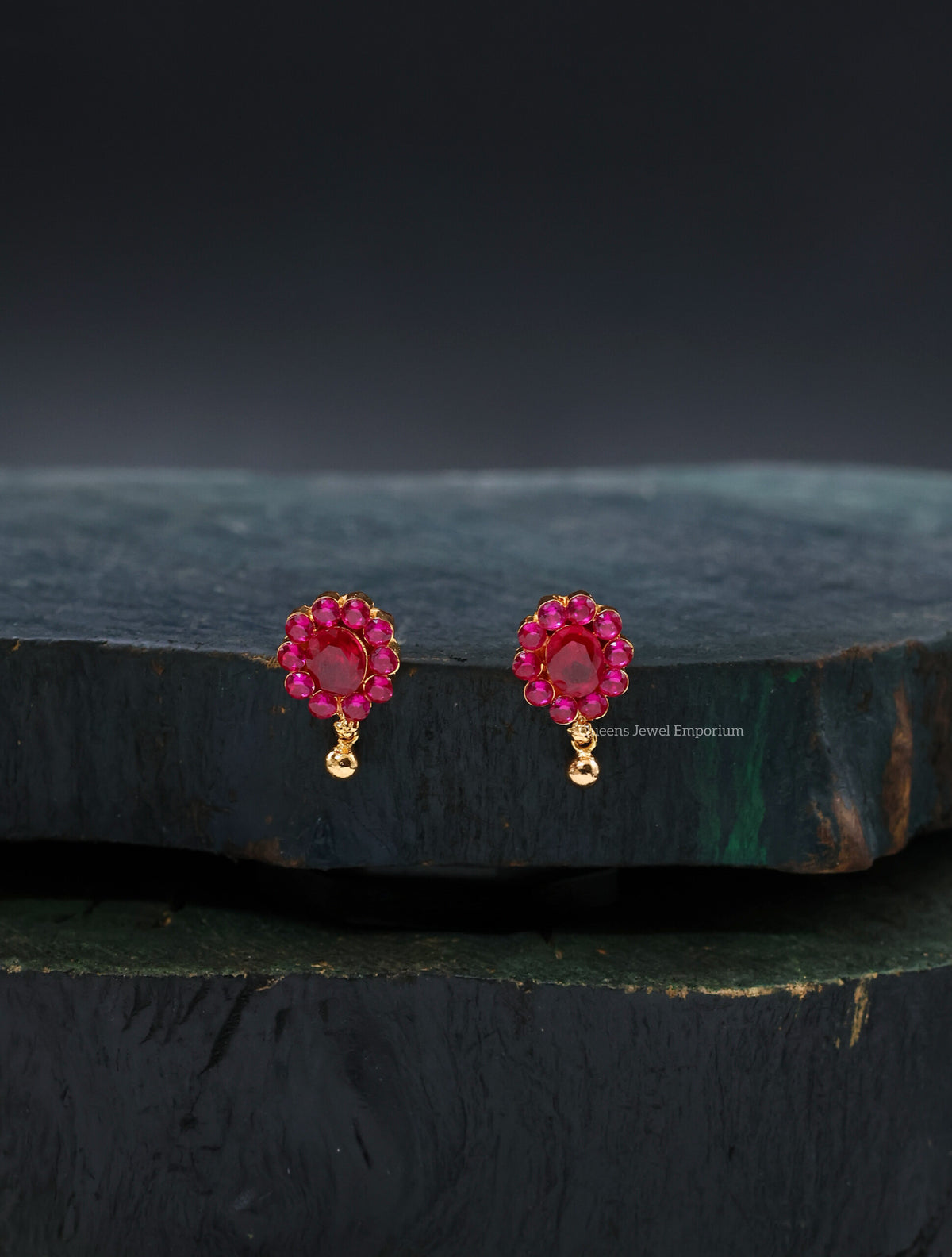 Anandhi Studs