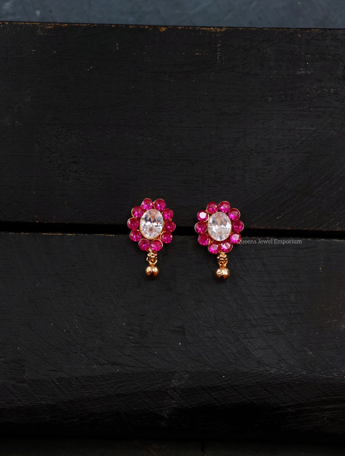 Anandhi Studs
