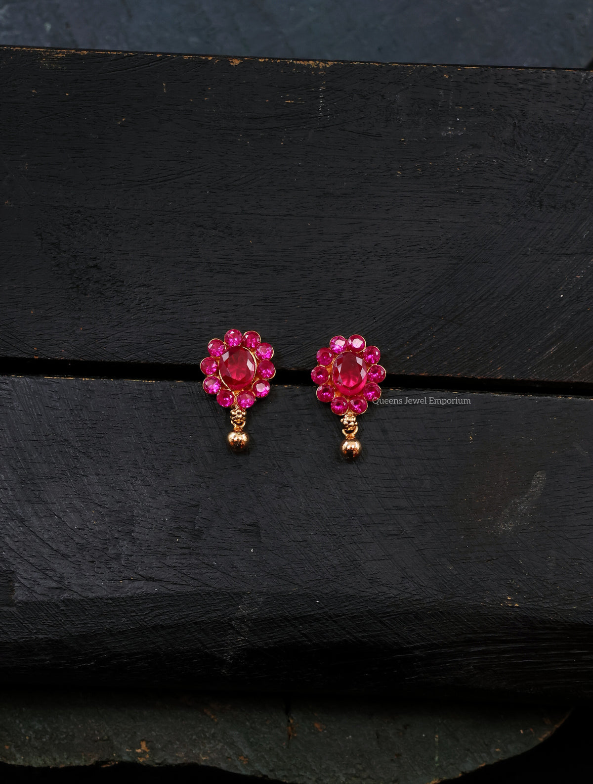 Anandhi Studs