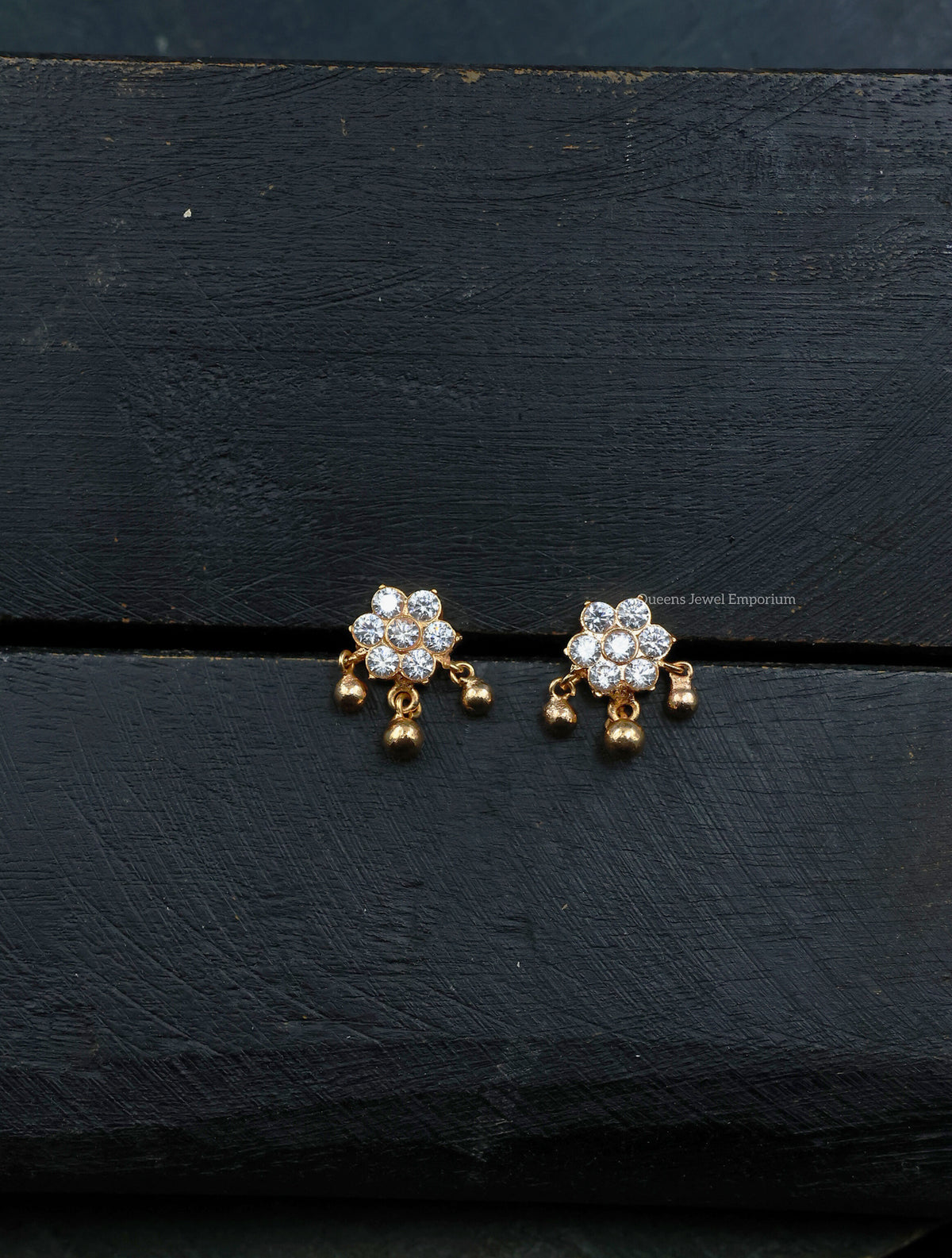 Sarala Studs