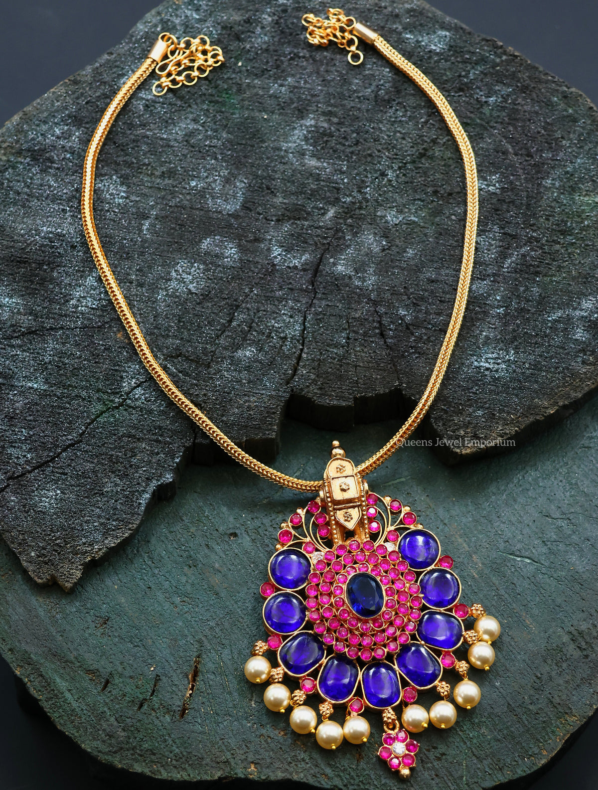 Madhubala Pendant