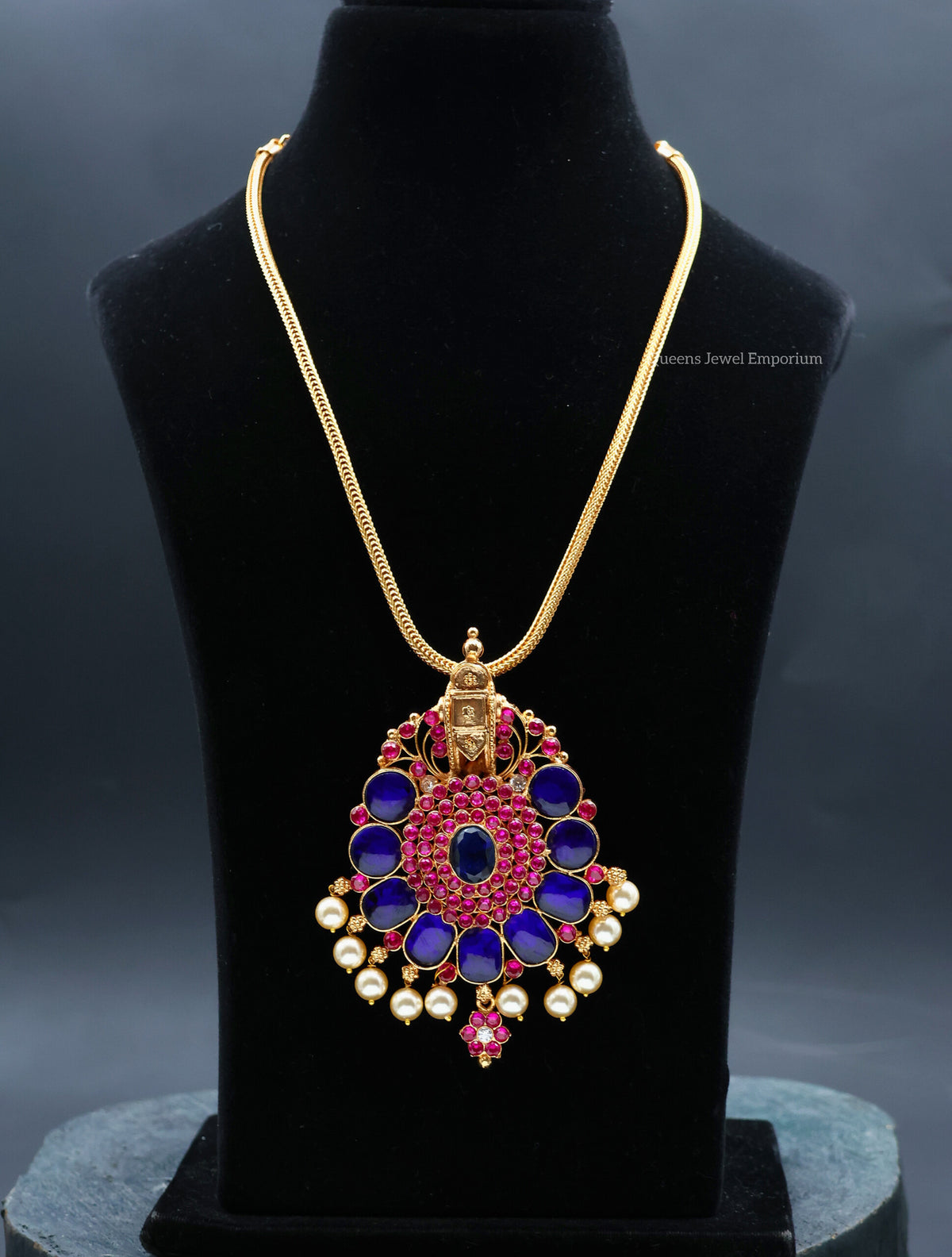 Madhubala Pendant
