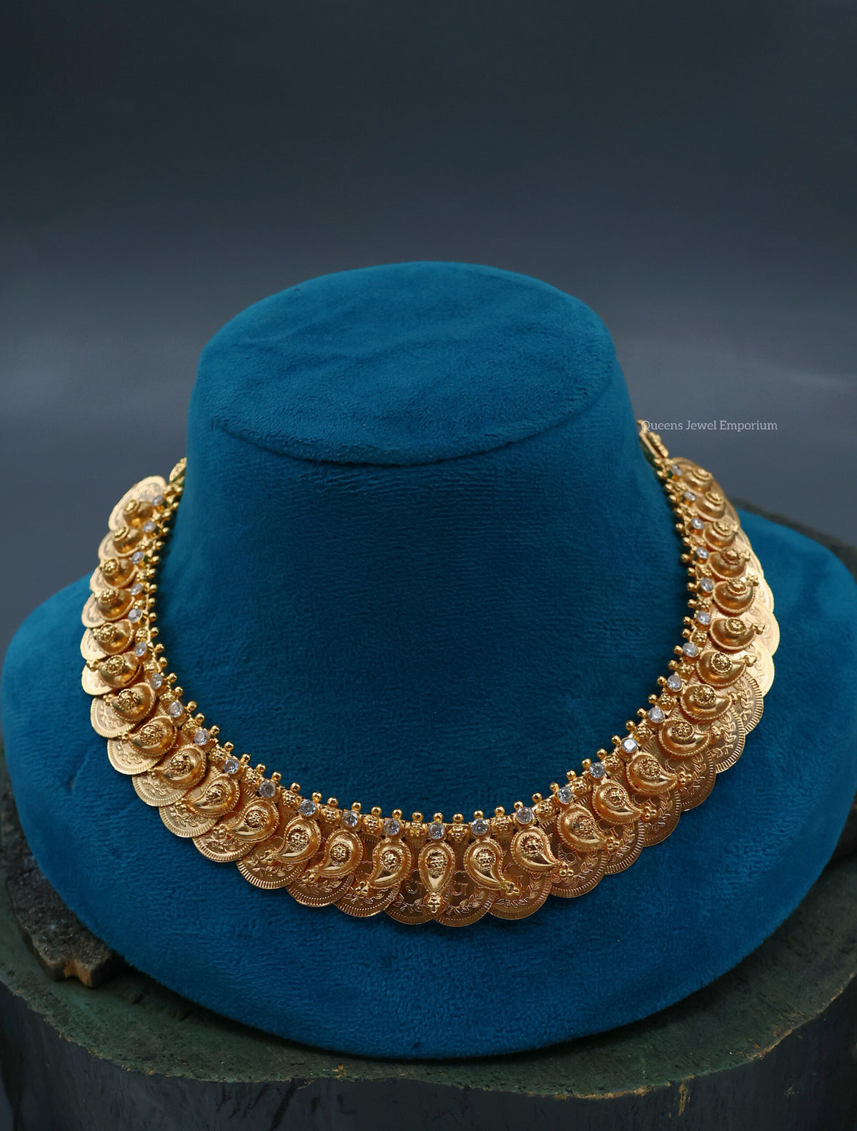 Double-Sided Kasu Mango Necklace