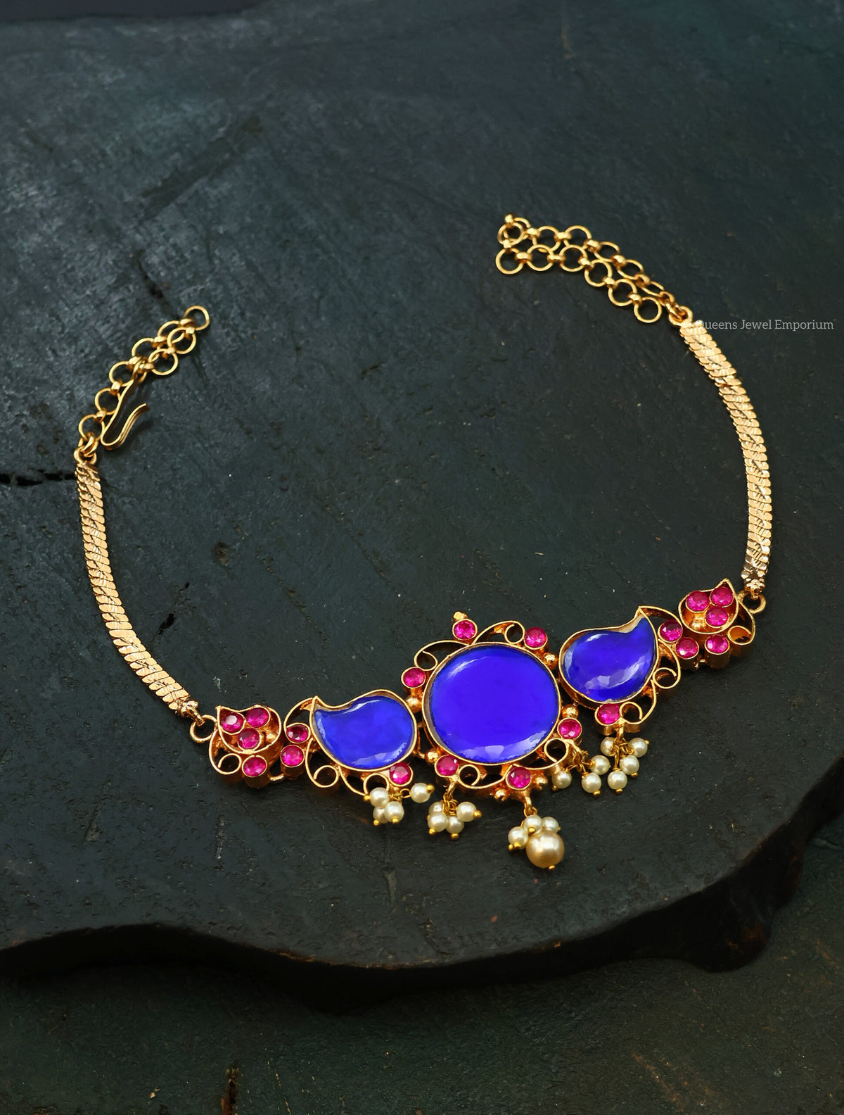 Meenavathi Choker