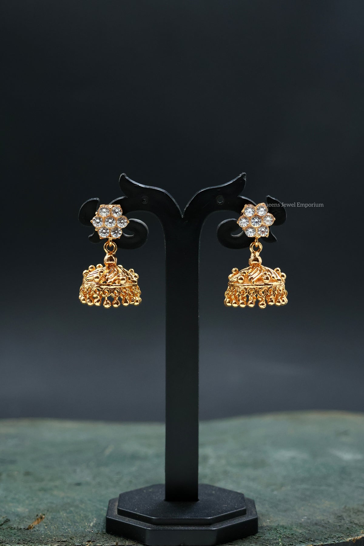 Aksara Jhumka - White