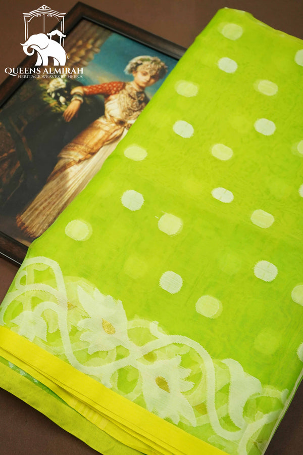 PEAR GREEN MUSLIN JAMDANI SAREE - Queens Jewel Emporium
