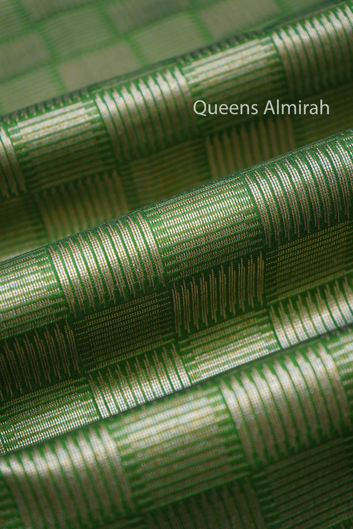 GREYISH GREEN PURE SILK COTTON SAREE - Queens Jewel Emporium
