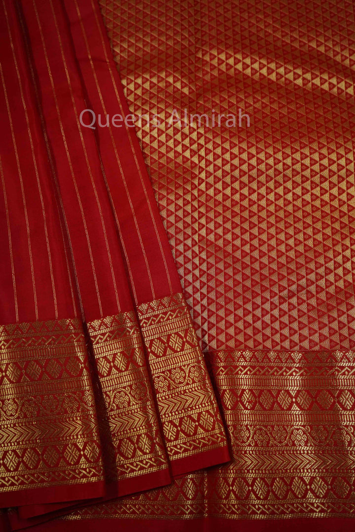 RED DAISY KANCHIVARAM SILK SAREE - Queens Jewel Emporium