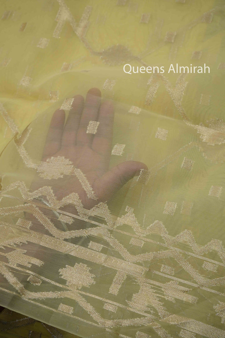 LIGHT OLIVE YELLOW MUSLIN JAMDANI SAREE - Queens Jewel Emporium