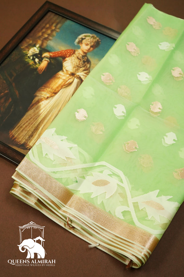 GUAVA GREEN PURE MUSLIN ORGANZA JAMDANI SAREE - Queens Jewel Emporium