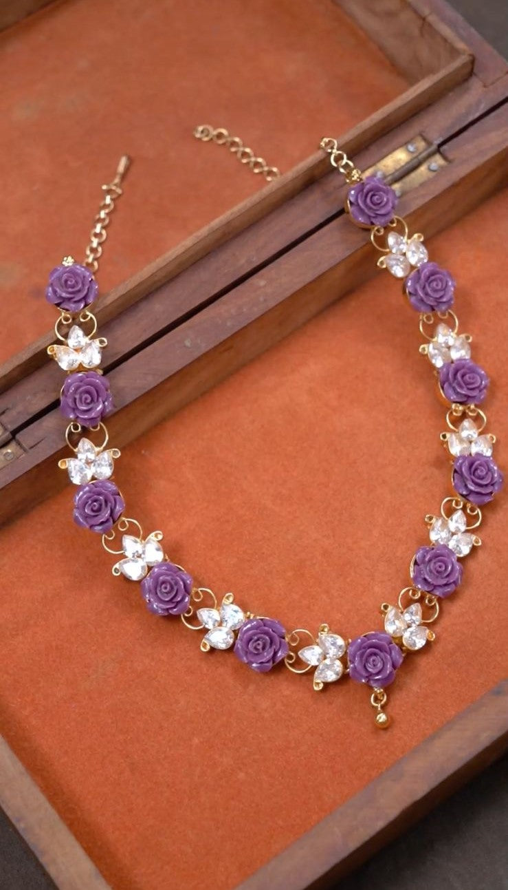 Hasini - Rose Necklace Purple