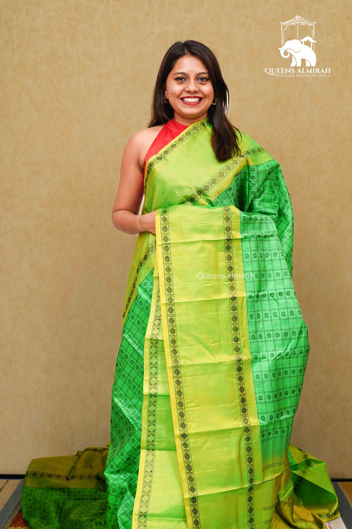 GRASS GREEN WITH OLIVE GREEN PURE KANCHIVARAM SILK SAREE - Queens Jewel Emporium
