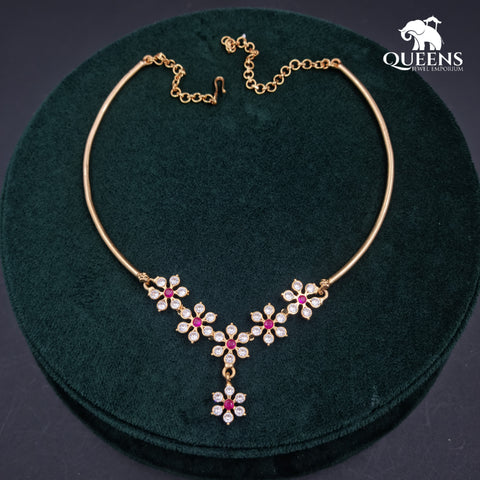 SUKRITHI FLORAL NECKLACE