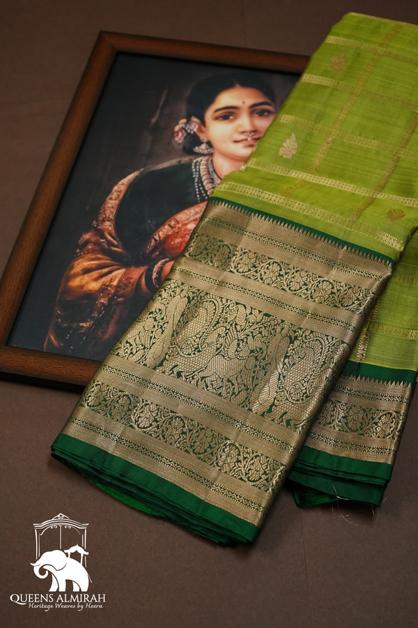AVOCADO GREEN  WITH FOREST GREEN  PURE KANCHIVARAM SILK SAREE - Queens Jewel Emporium
