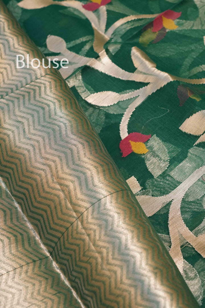 DARK GREEN MUSLIN JAMDANI SAREE - Queens Jewel Emporium