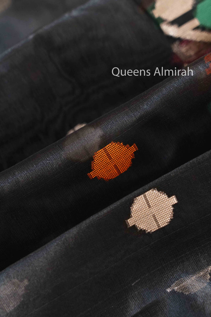 BLACK MUSLIN JAMDANI SAREE - Queens Jewel Emporium