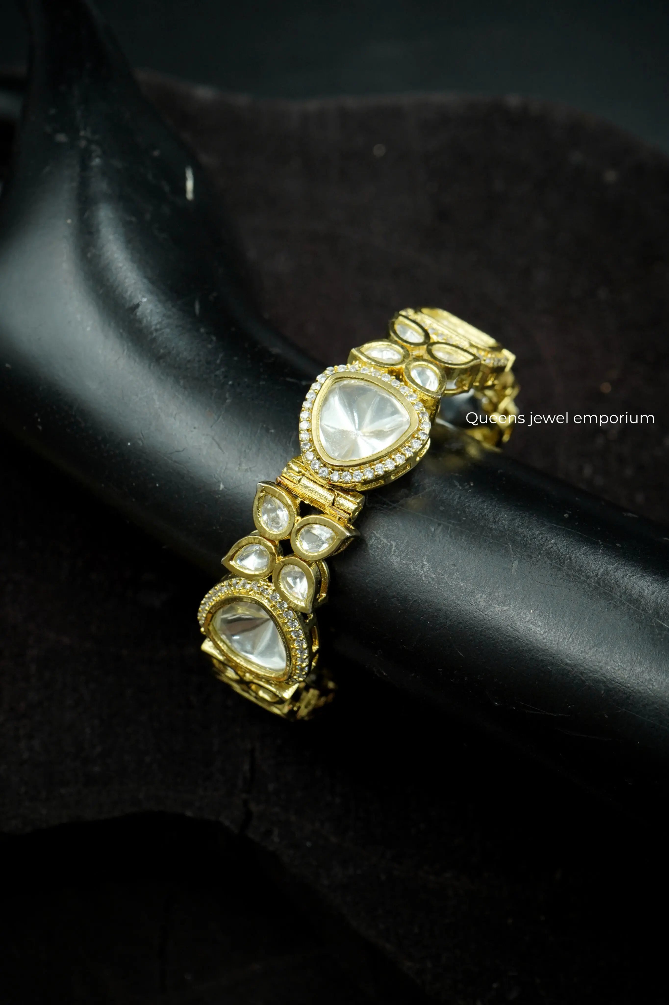 AKSHAYA BANGLES - Queens Jewel Emporium