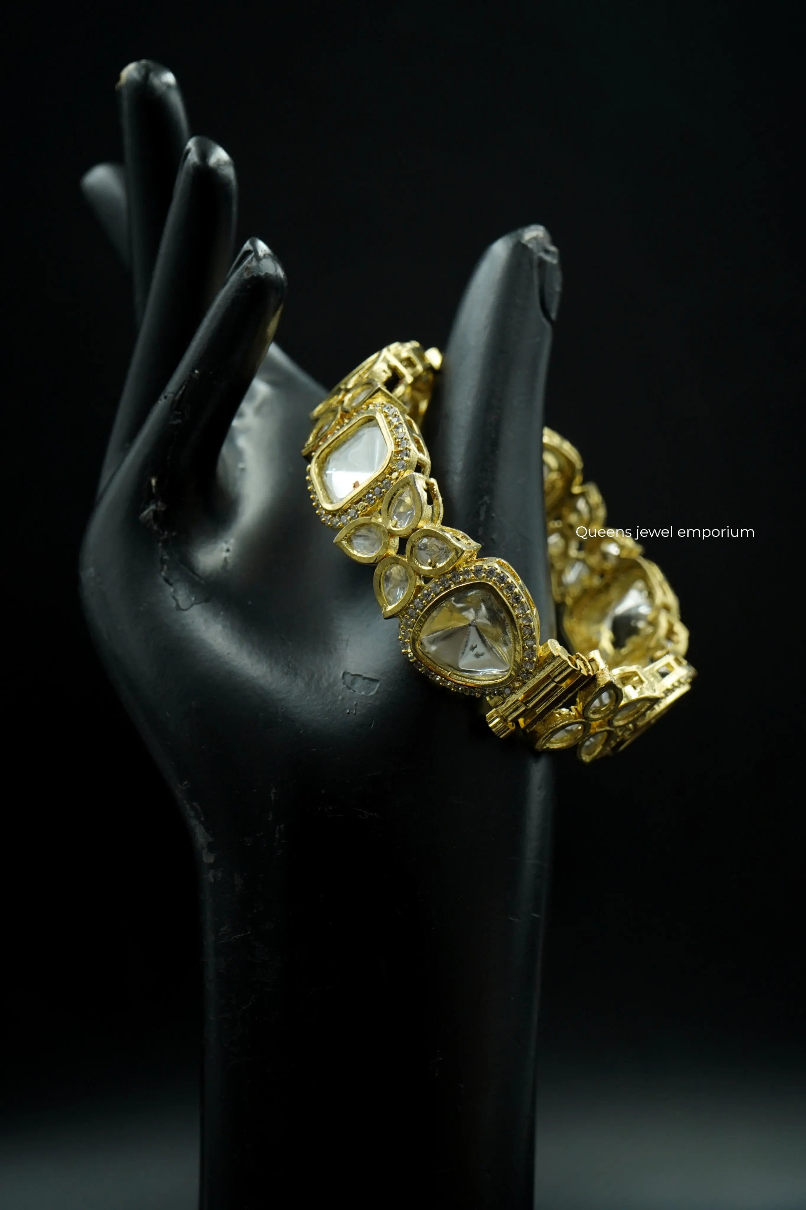 AKSHAYA BANGLES - Queens Jewel Emporium