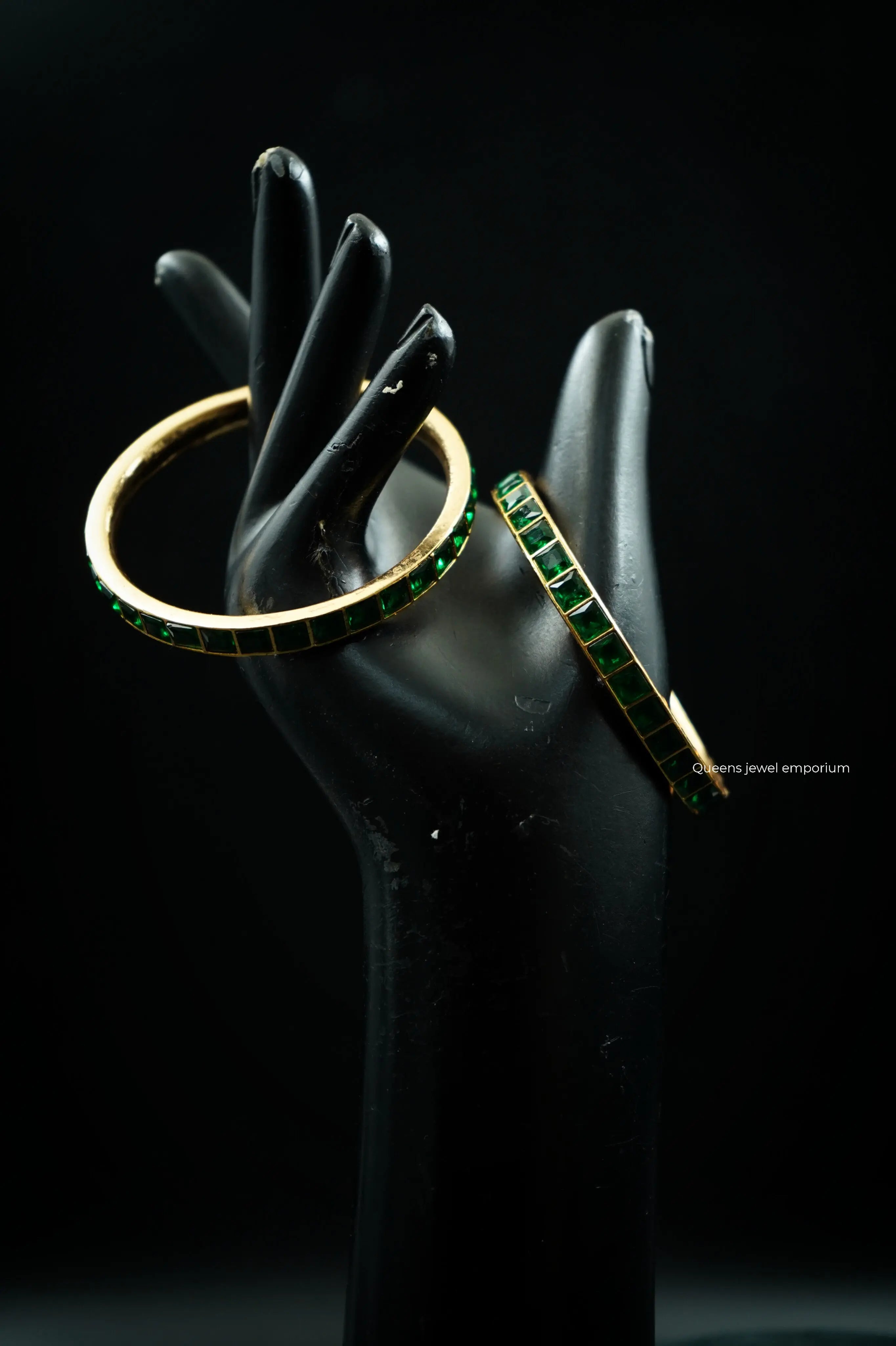 ANIKA SATHURA BANGLE - GREEN - Queens Jewel Emporium