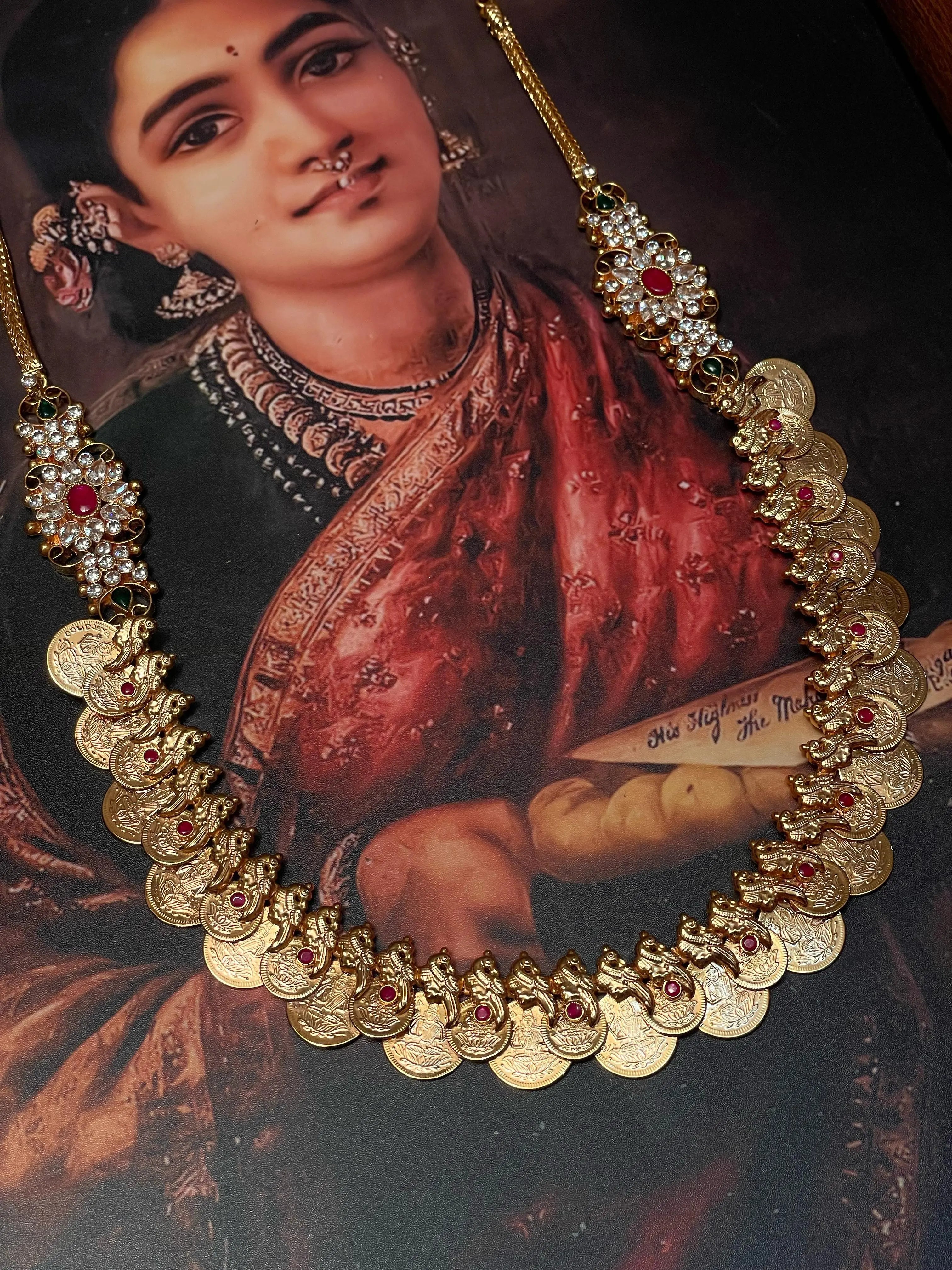 Red stone jewellery , Nagas kizhi motif , White stone jewellery