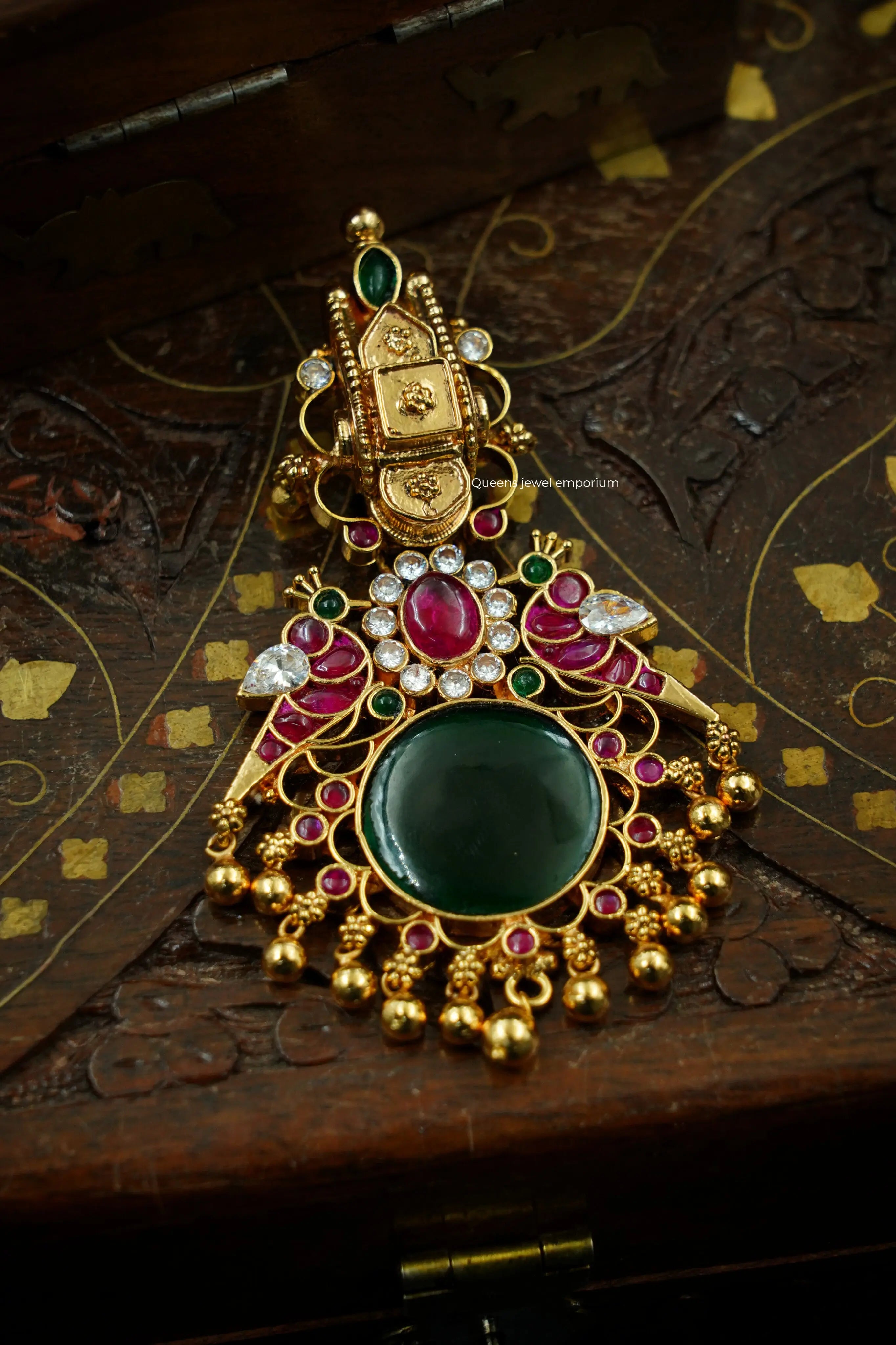 Aribitha Pendant Queens_collections_add
