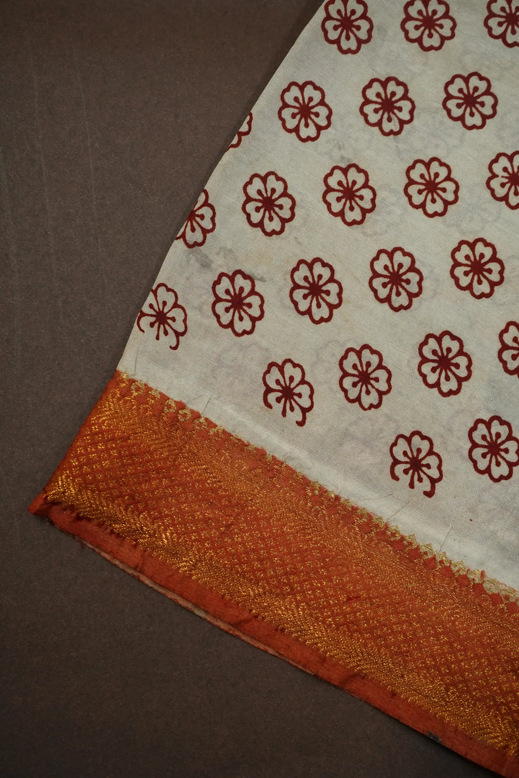 BLACK WITH DEEP RED MANGALGIRI SAREE - Queens Jewel Emporium