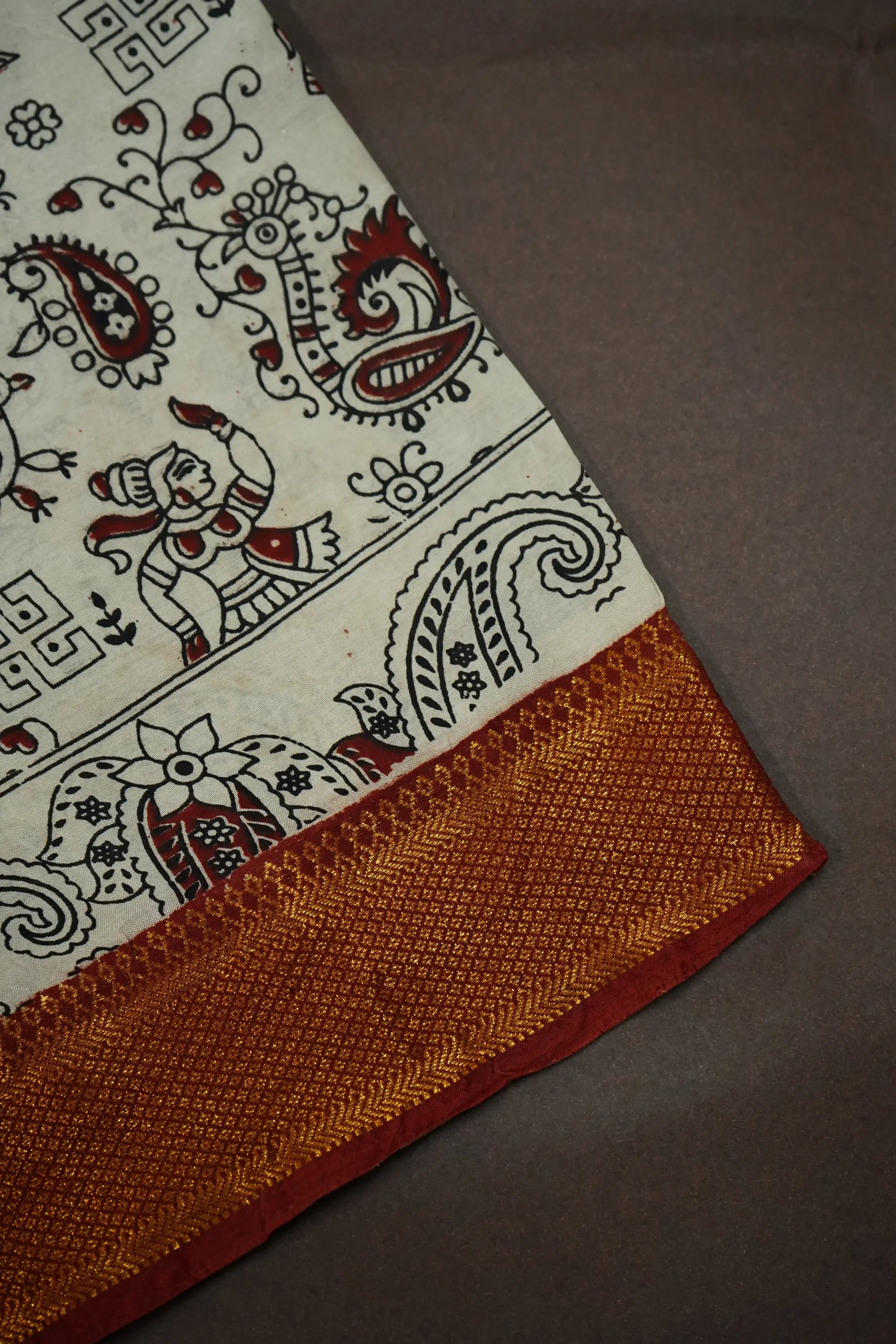 BLACK WITH RED AND GOLDEN BORDER MANGALGIRI SAREE - Queens Jewel Emporium