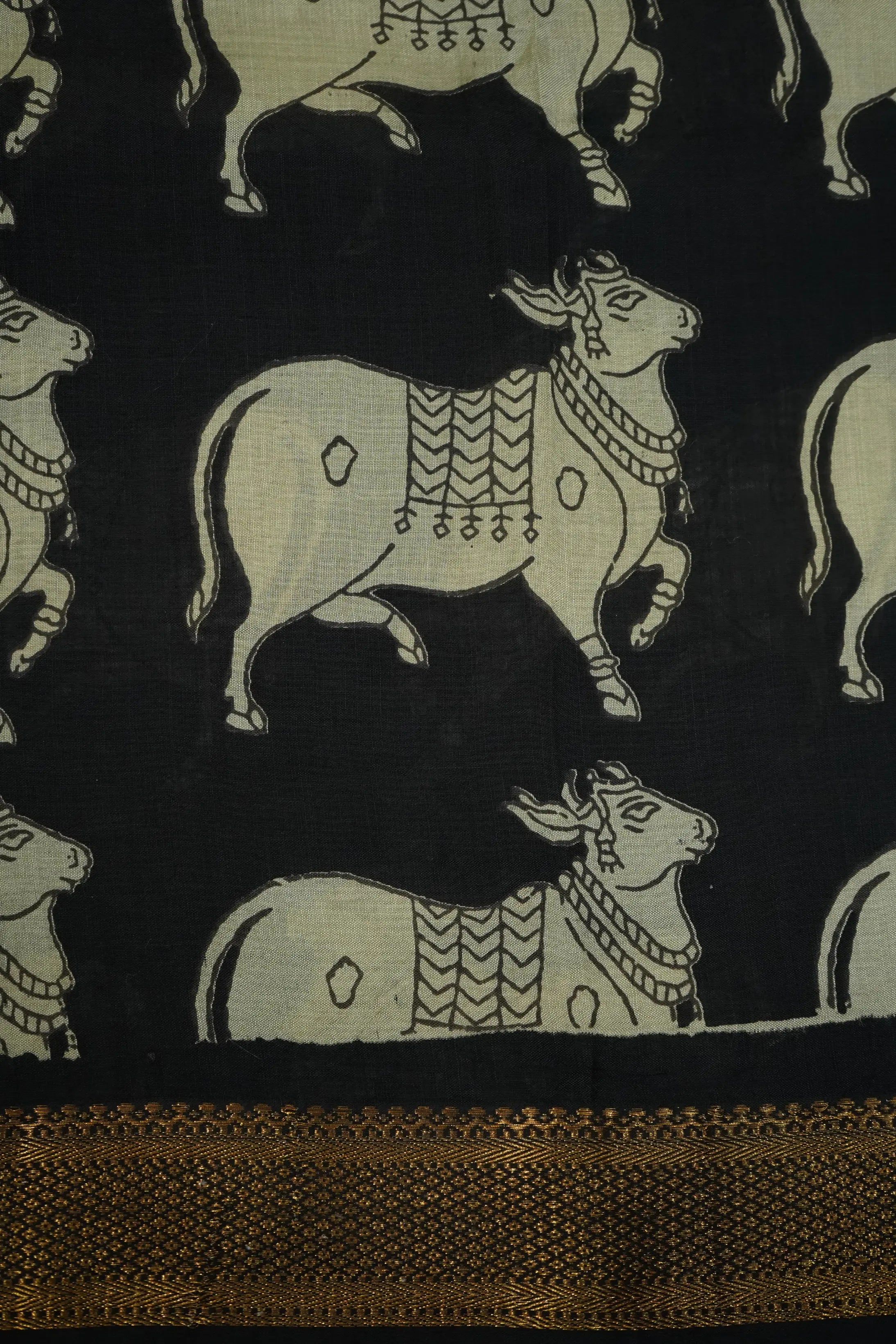 BRIGHT GREY WITH BLACK AND GOLDEN BORDER MANGALGIRI SAREE - Queens Jewel Emporium