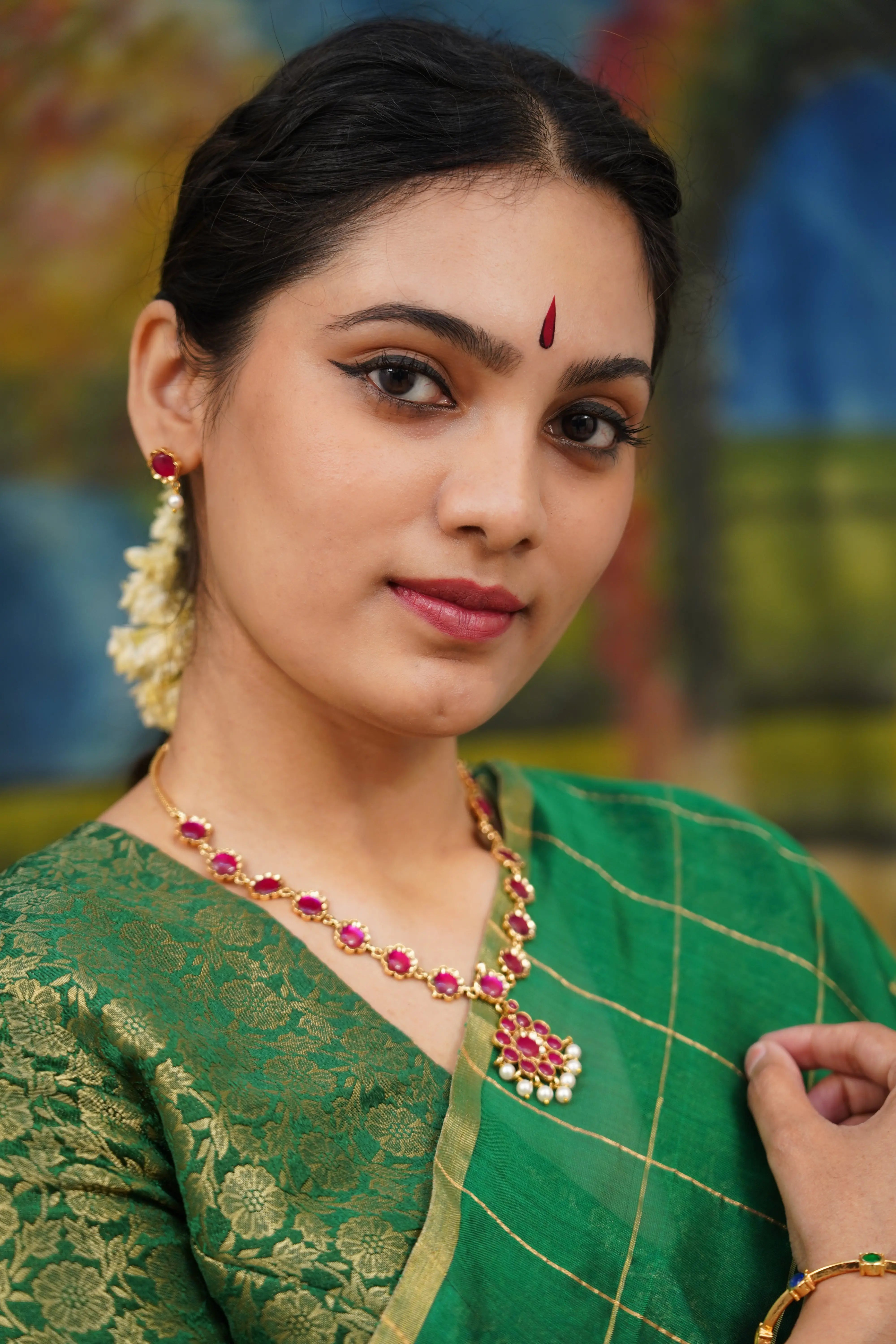 Banumathi necklace Queens_aadi