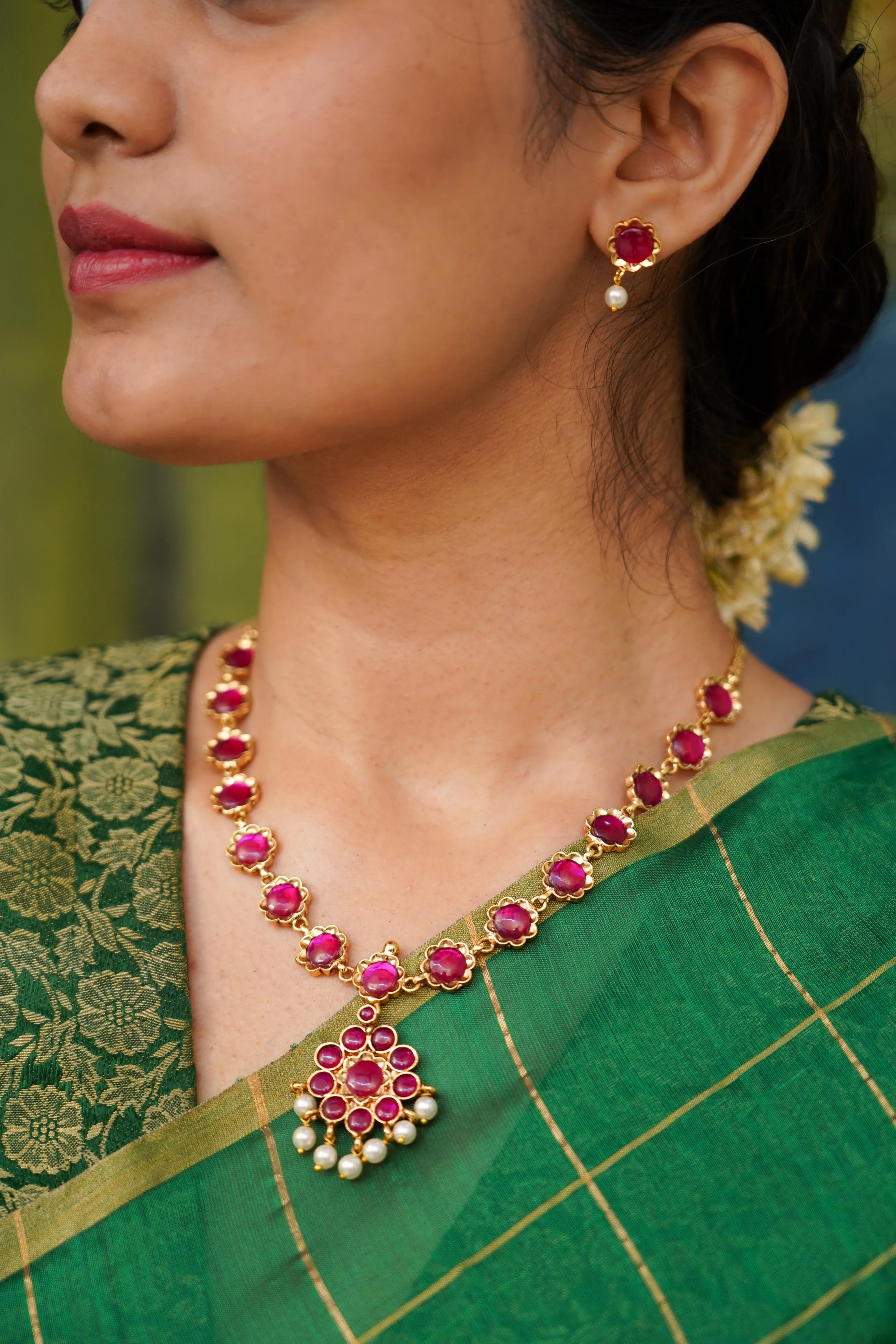 Banumathi necklace Queens_aadi