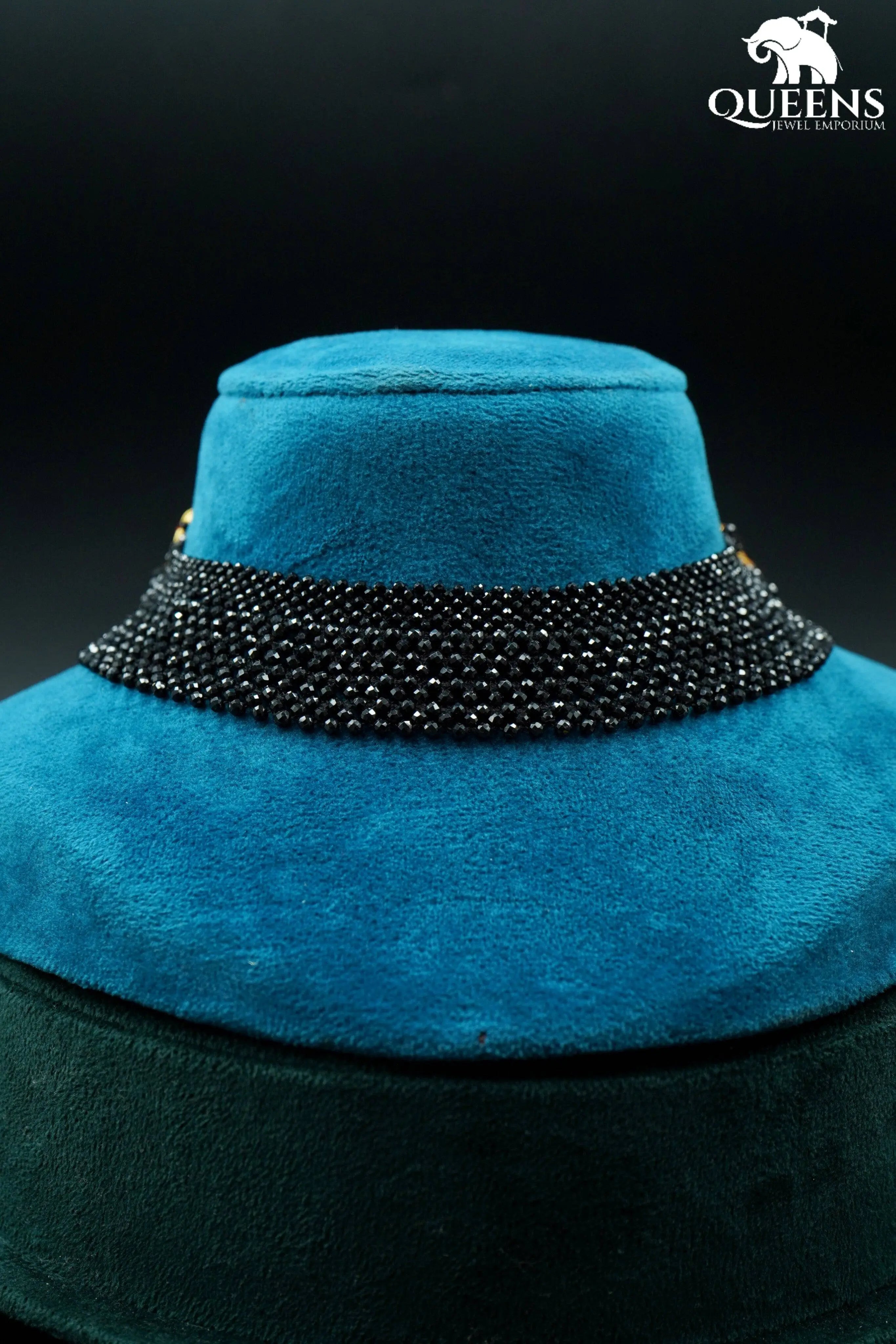 CRYSTAL NECKLACE - Queens Jewel Emporium