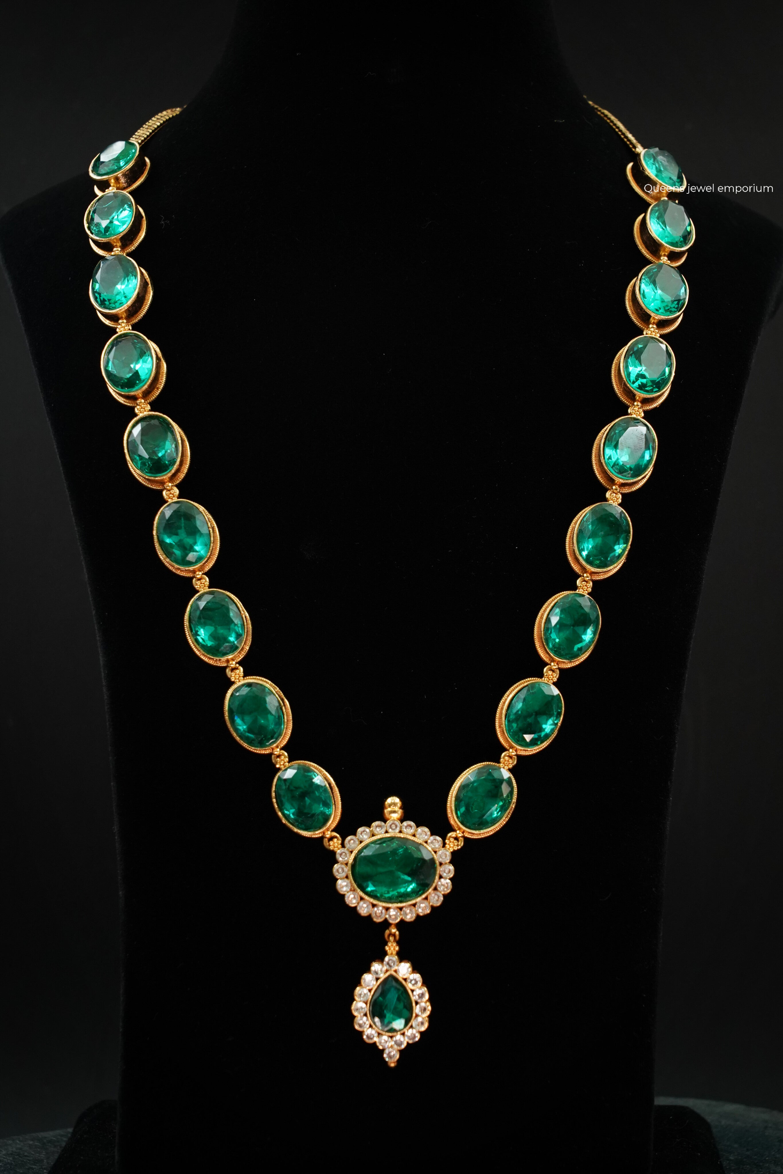 Green cutting stone Haram , Zircon Haram , Oval shape stone Haram