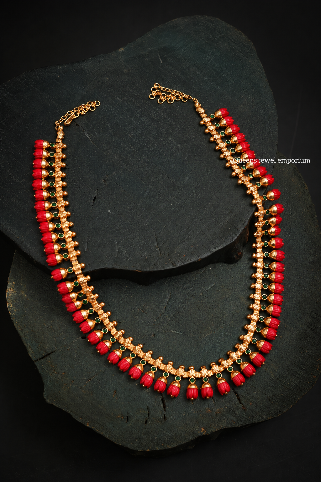 Pavalamalli Haram - Red